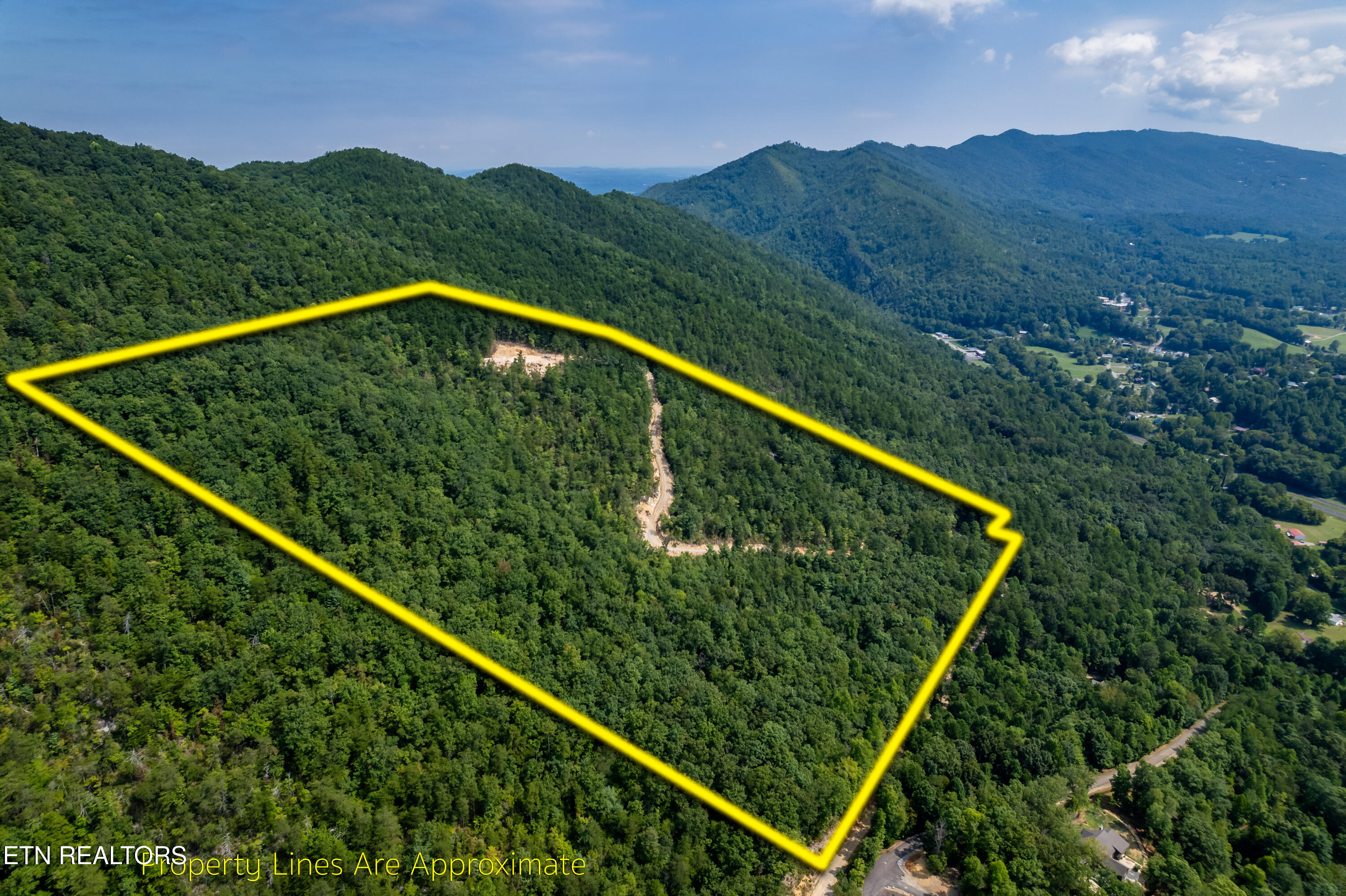 216 Old Cove Rd Property Photo