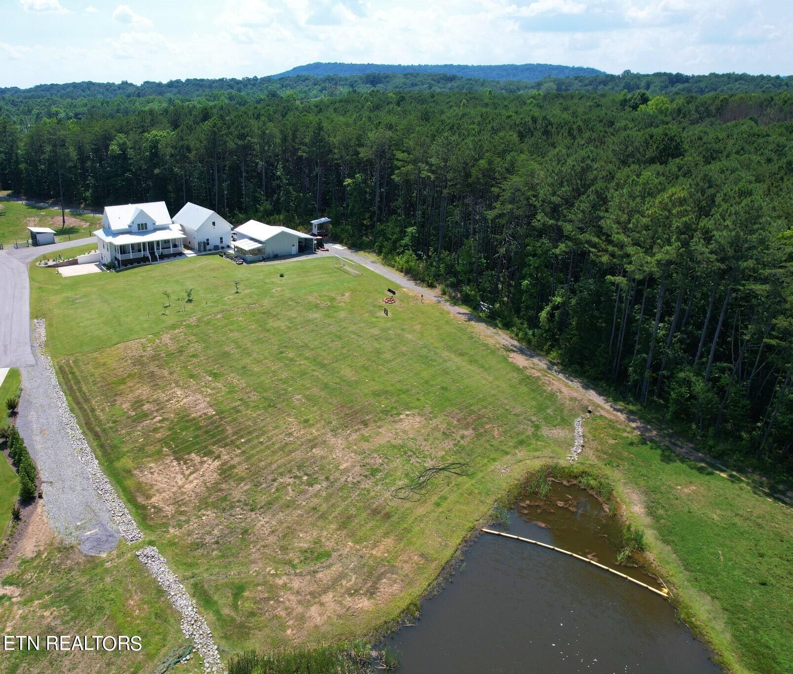 406 Pine Hill Rd Property Photo 9
