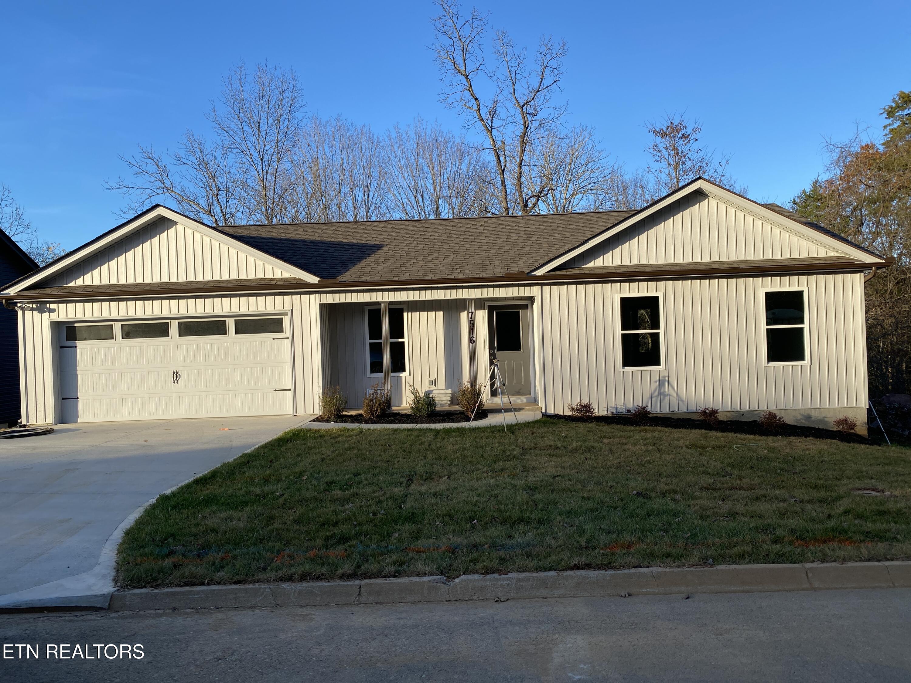 7516 Silveredge Rd Property Photo