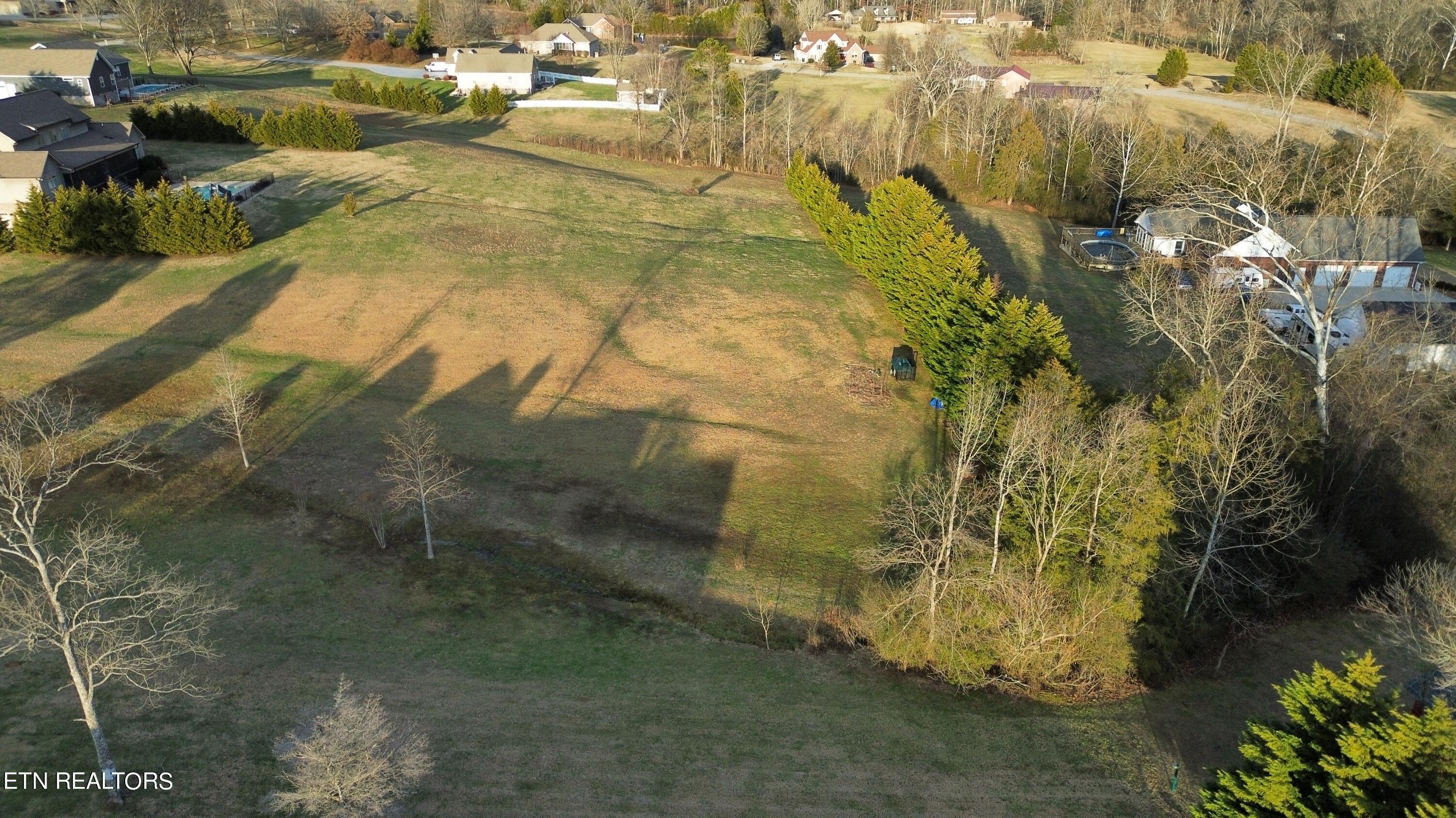 145 Old Farm Rd Property Photo 5