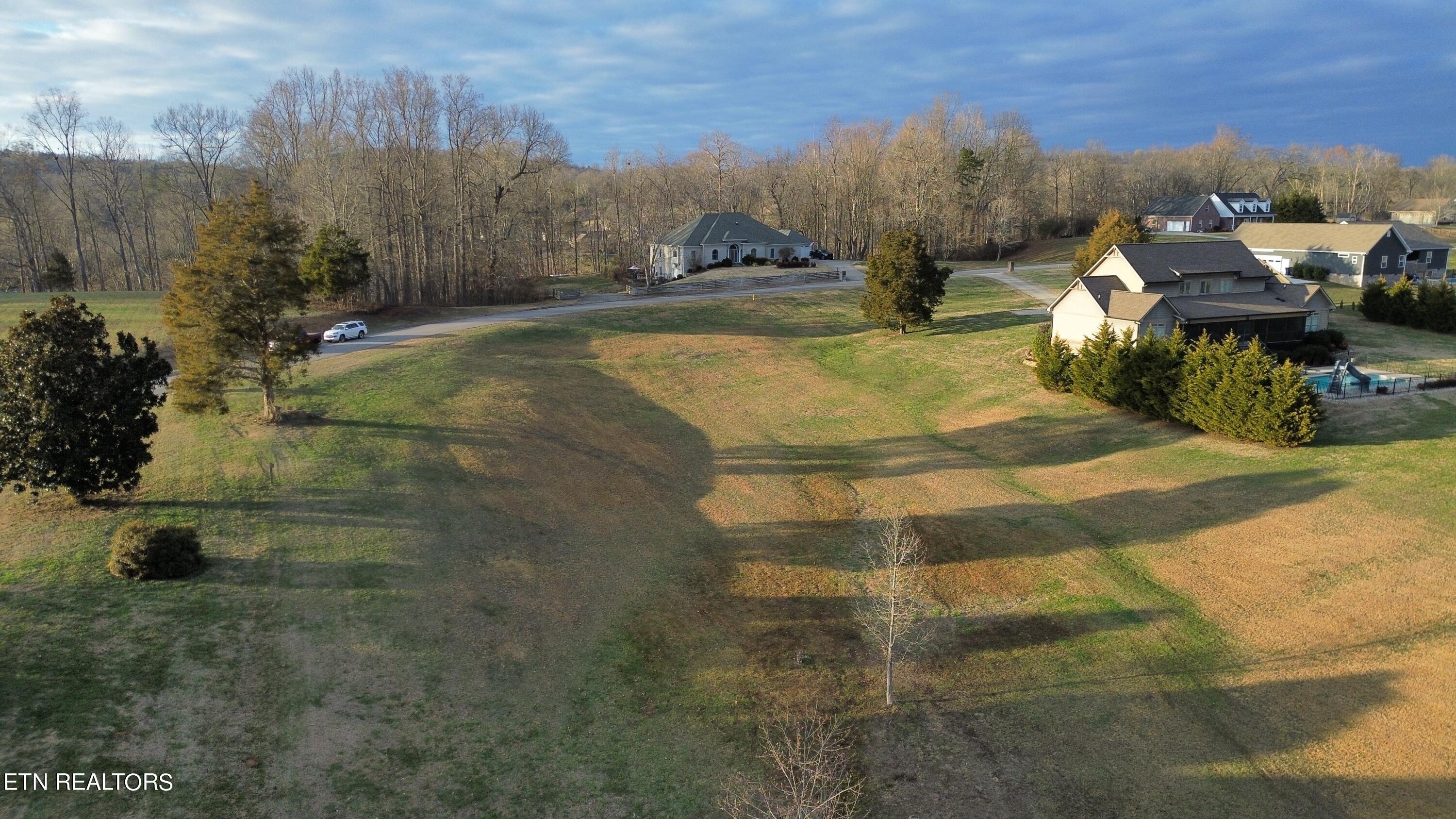 145 Old Farm Rd Property Photo 8