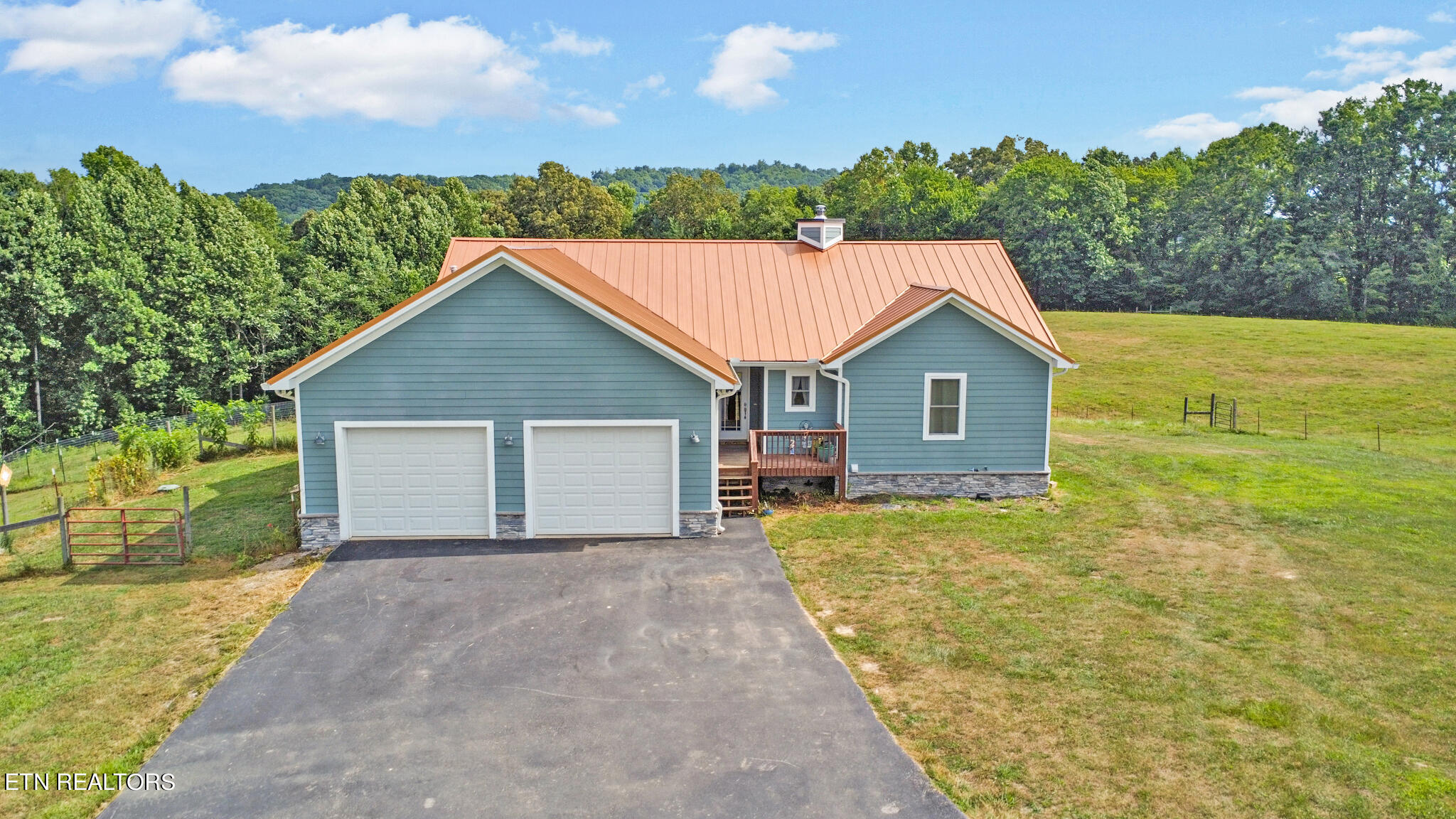 300 Kayser Ranch Rd Property Photo