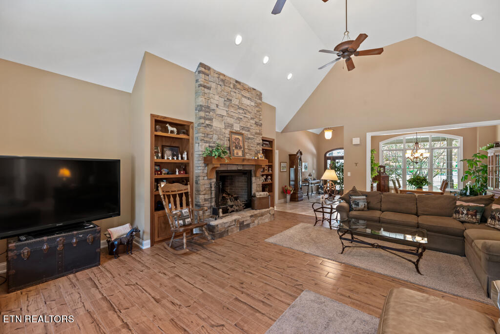 120 Fox Glen Lane Property Photo 15