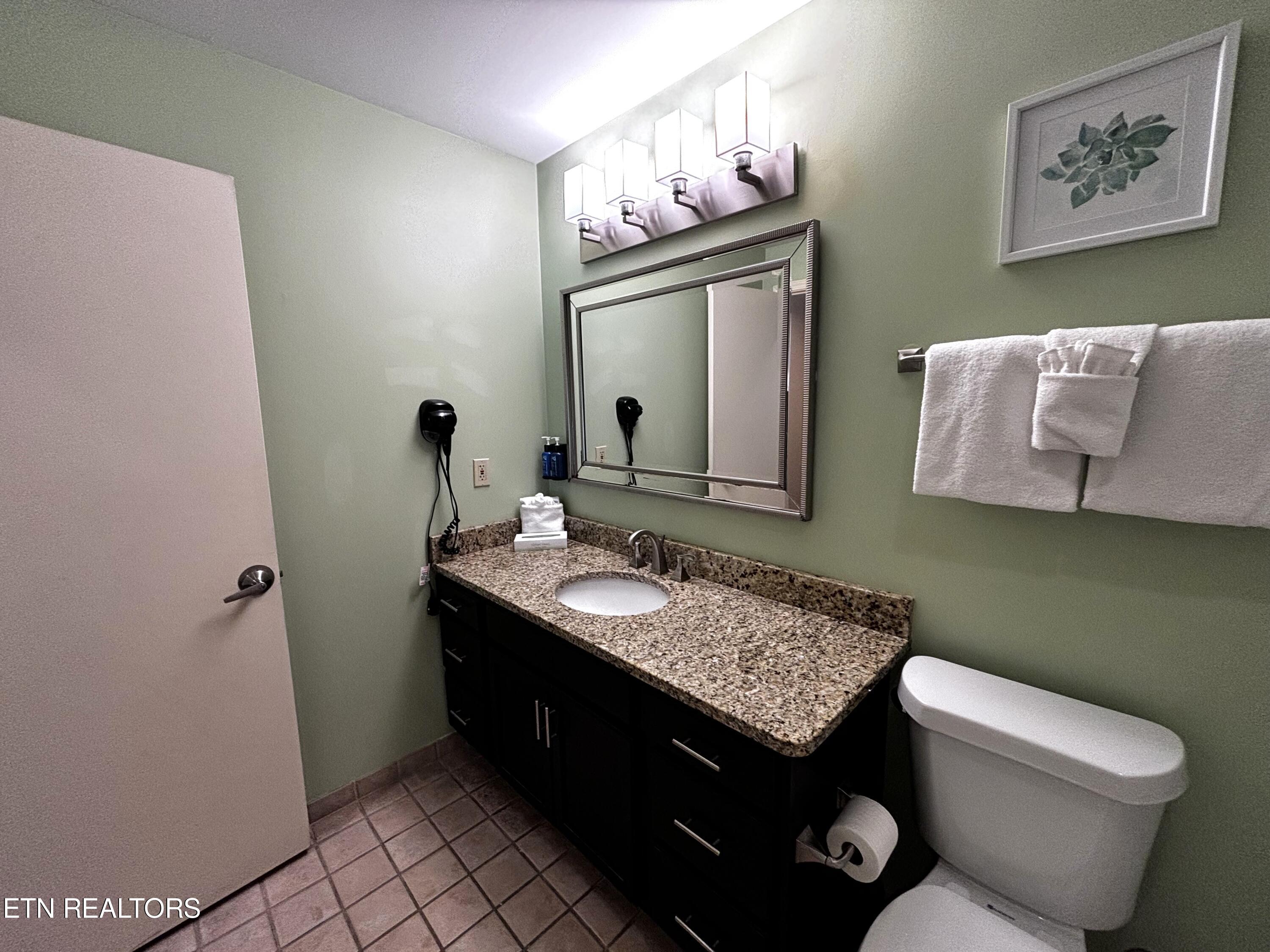 225 Collier Drive Property Photo 10