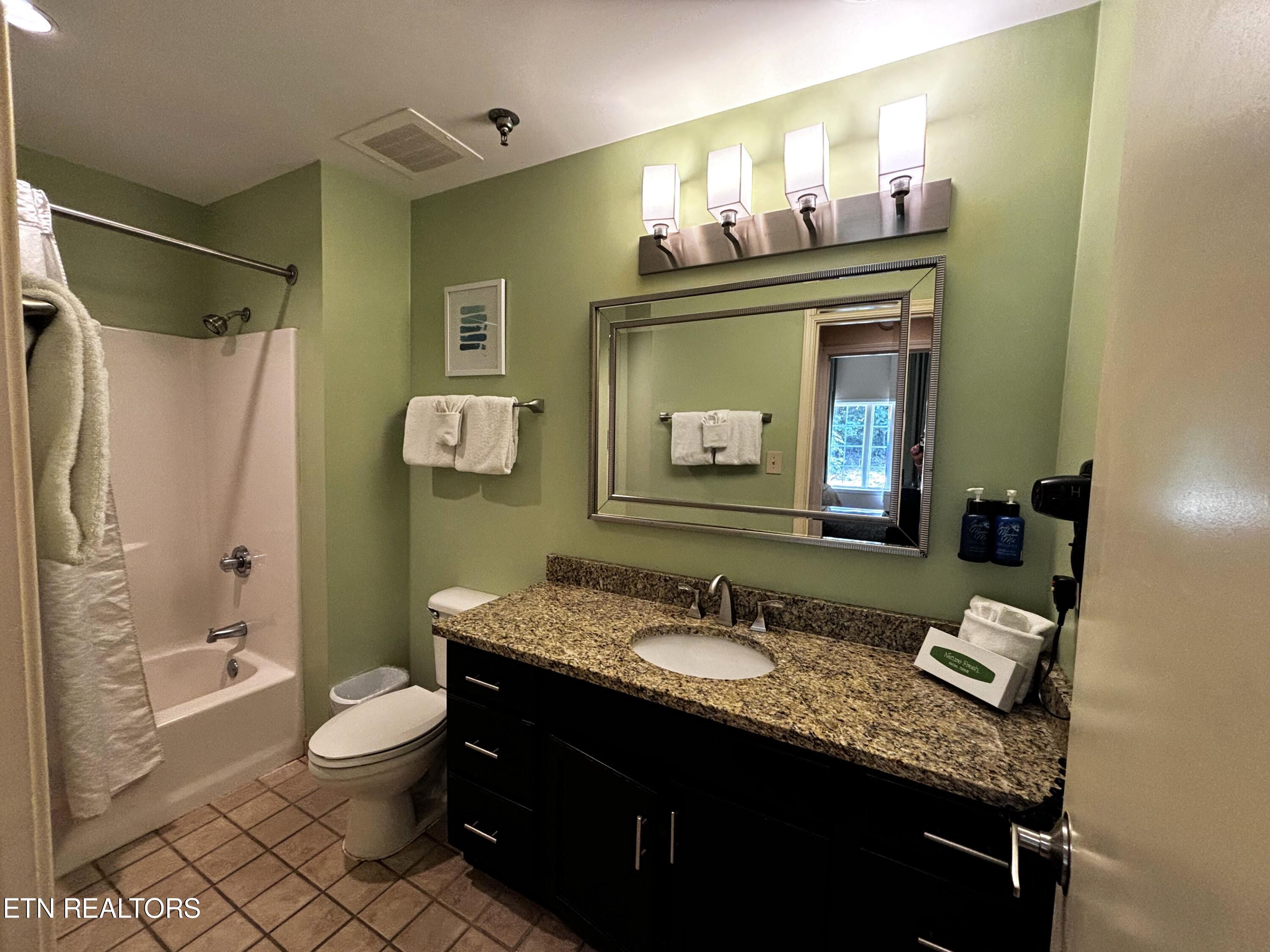 225 Collier Drive Property Photo 13