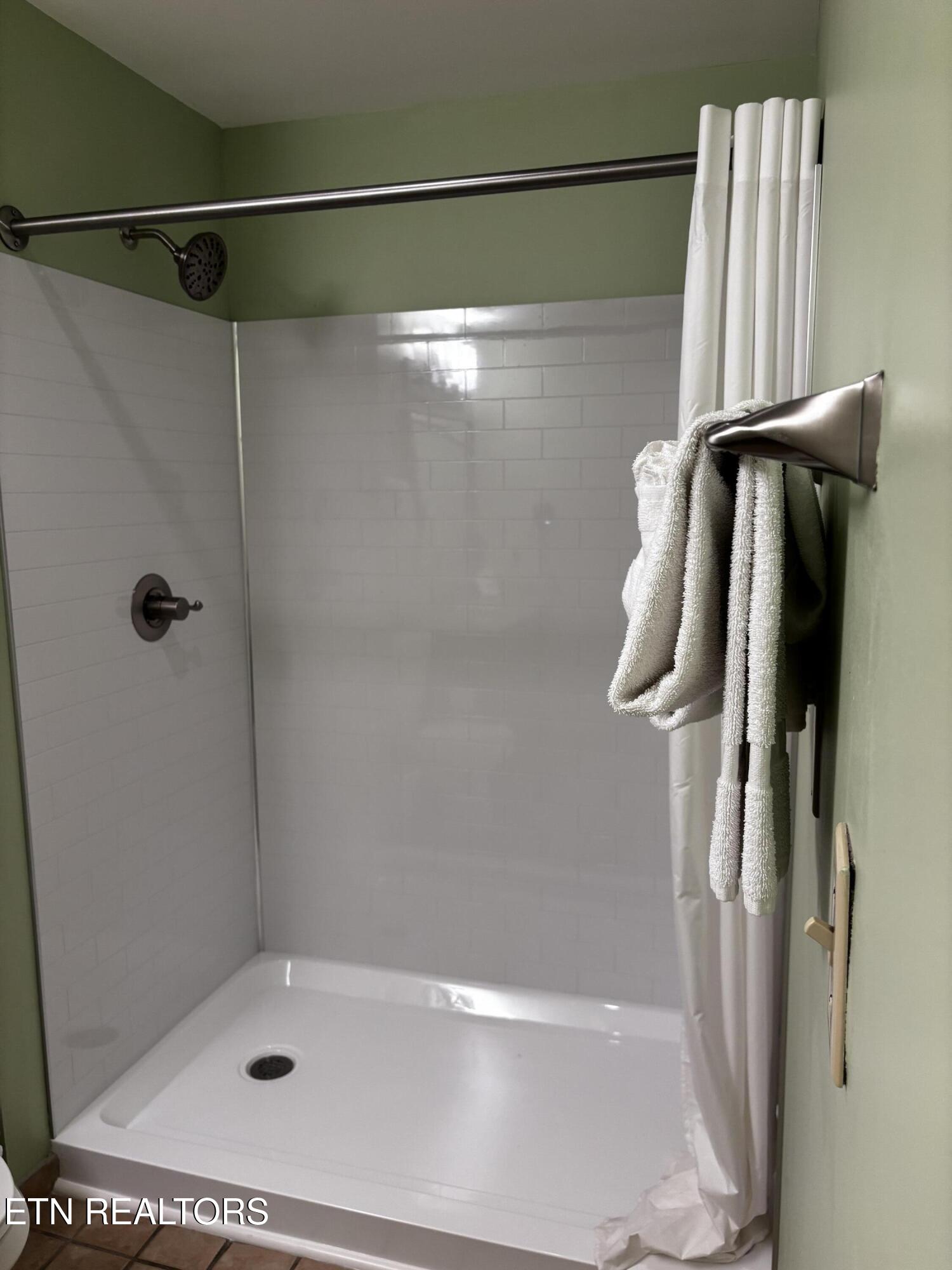 225 Collier Drive Property Photo 14
