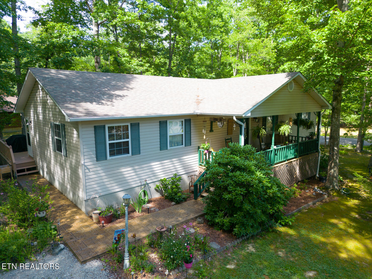 1300 Perimeter Drive Property Photo 1