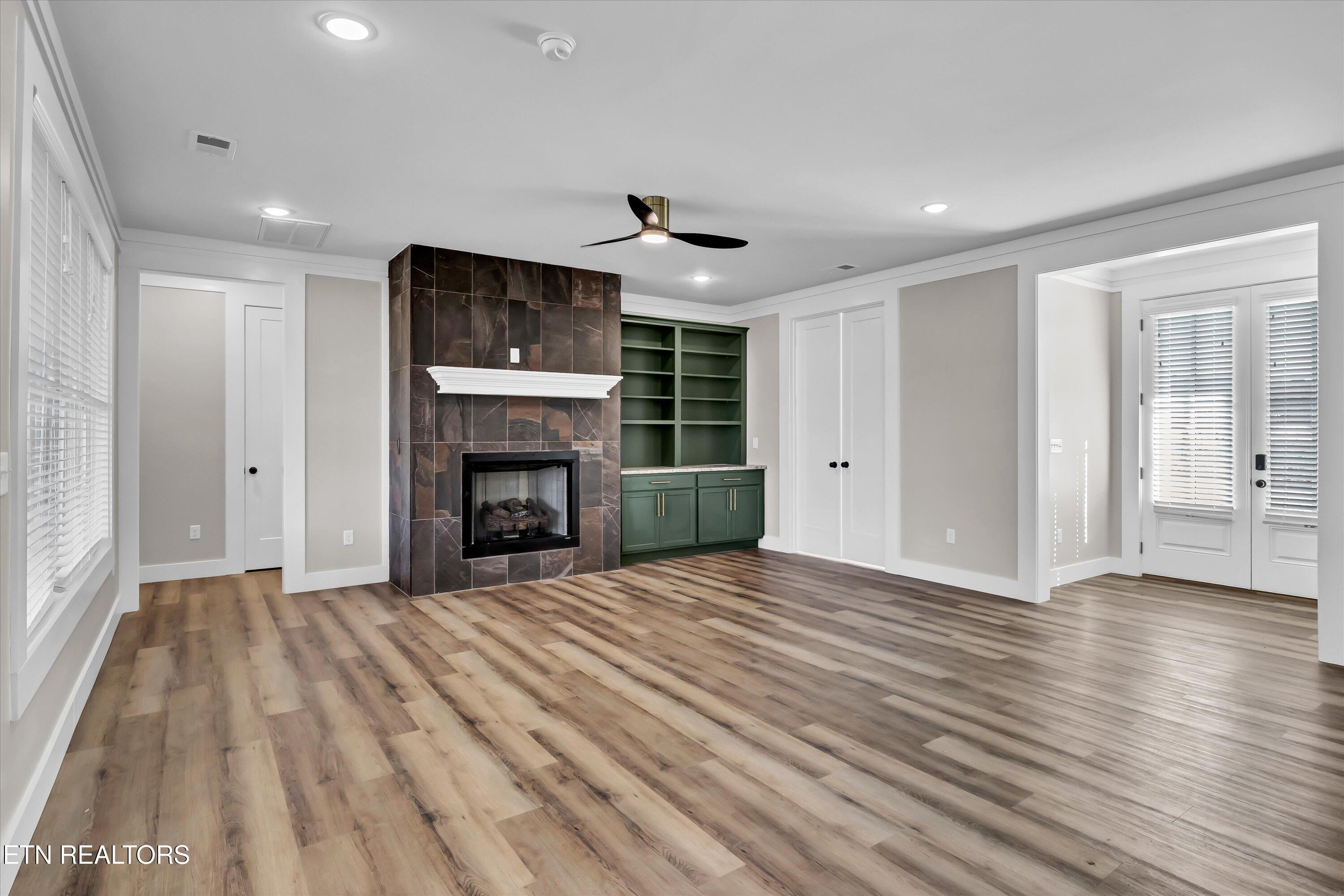 2409 Iron Forge Way Property Photo 8