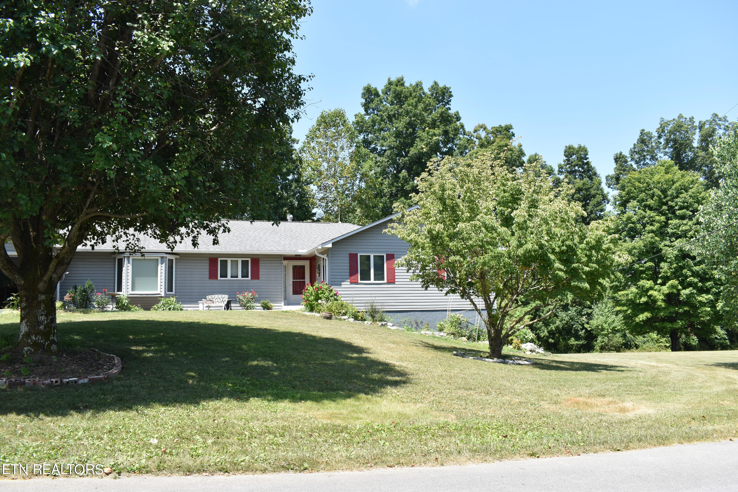 530 Meadows Rd Property Photo 2