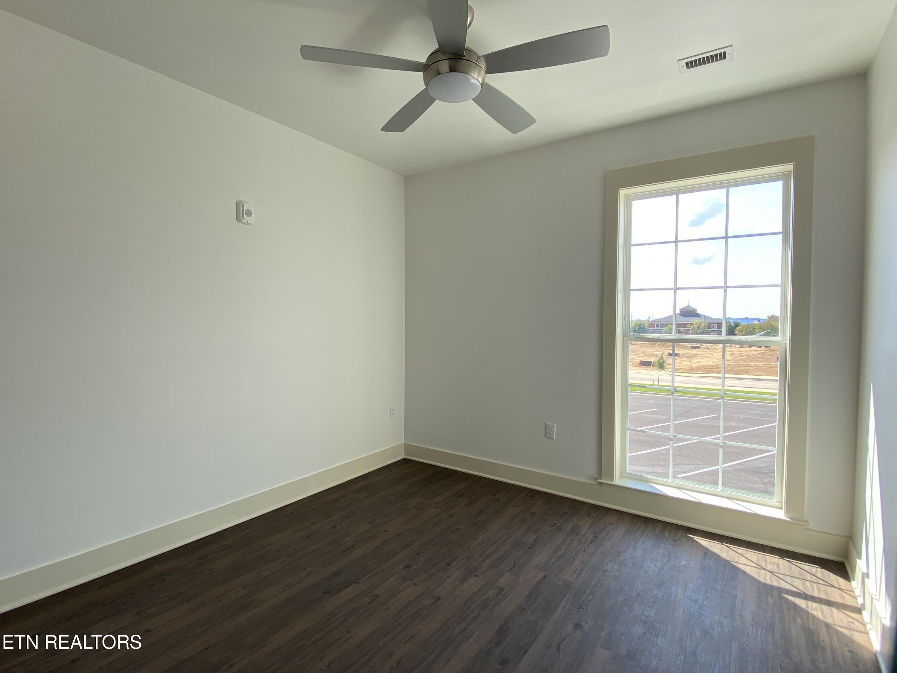 1120 Franck St Property Photo 9