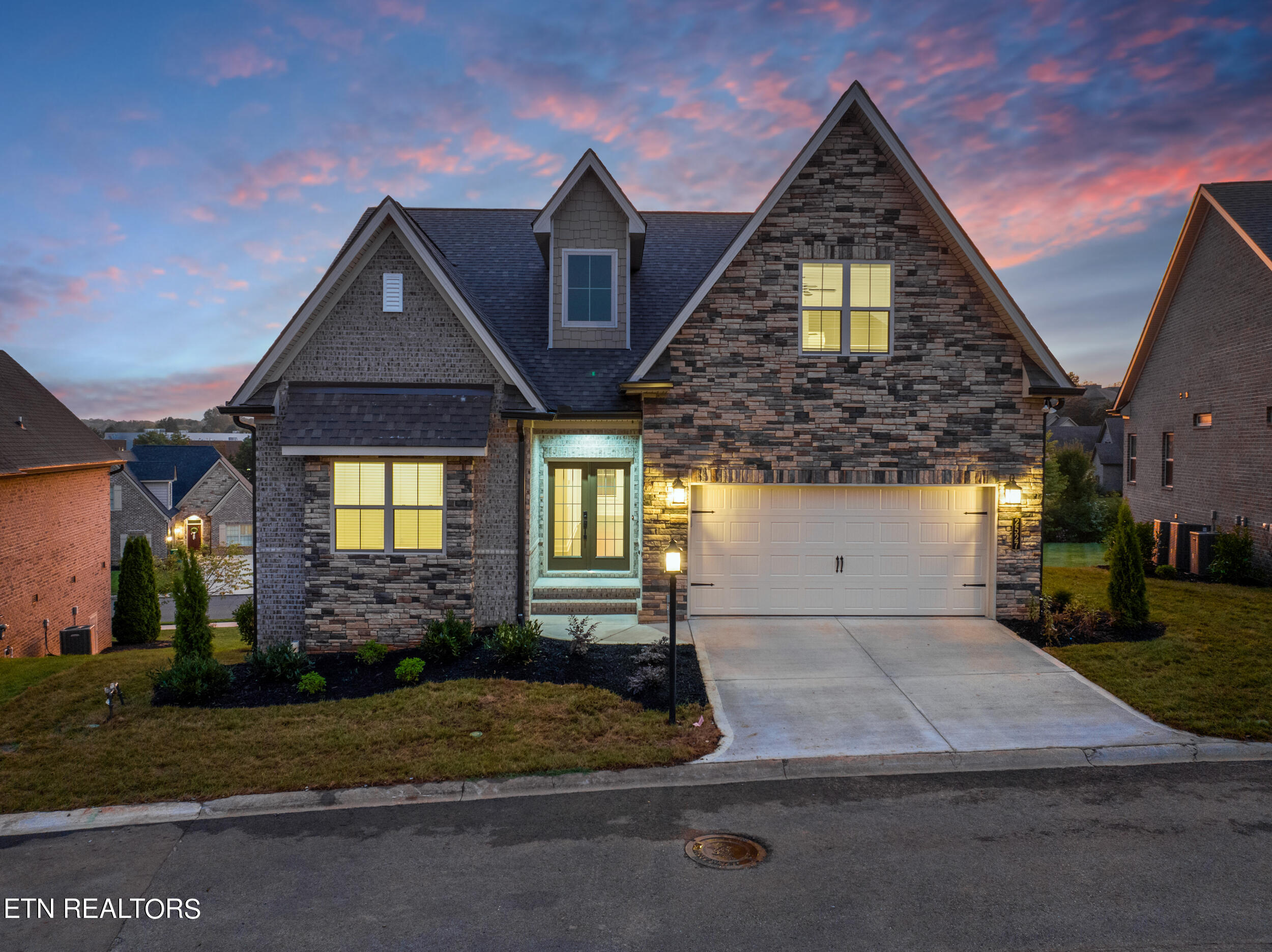 2527 Mishas Meadow Way Property Photo 6