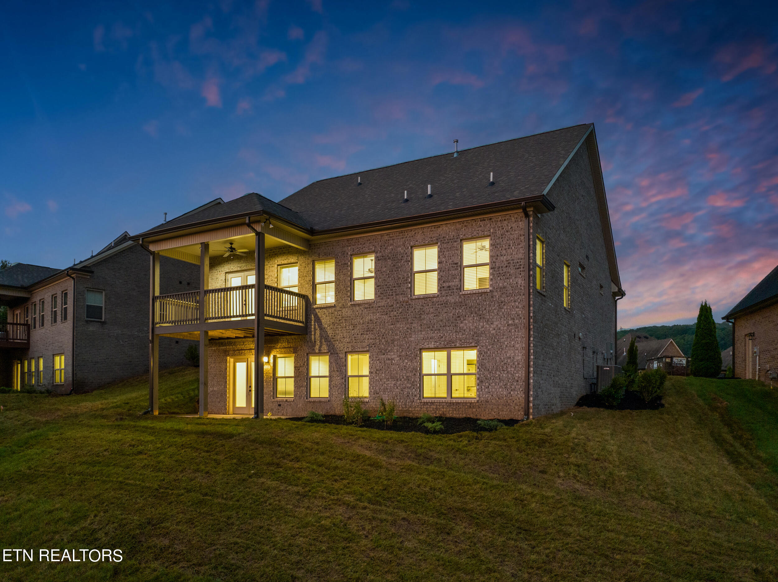 2527 Mishas Meadow Way Property Photo 9