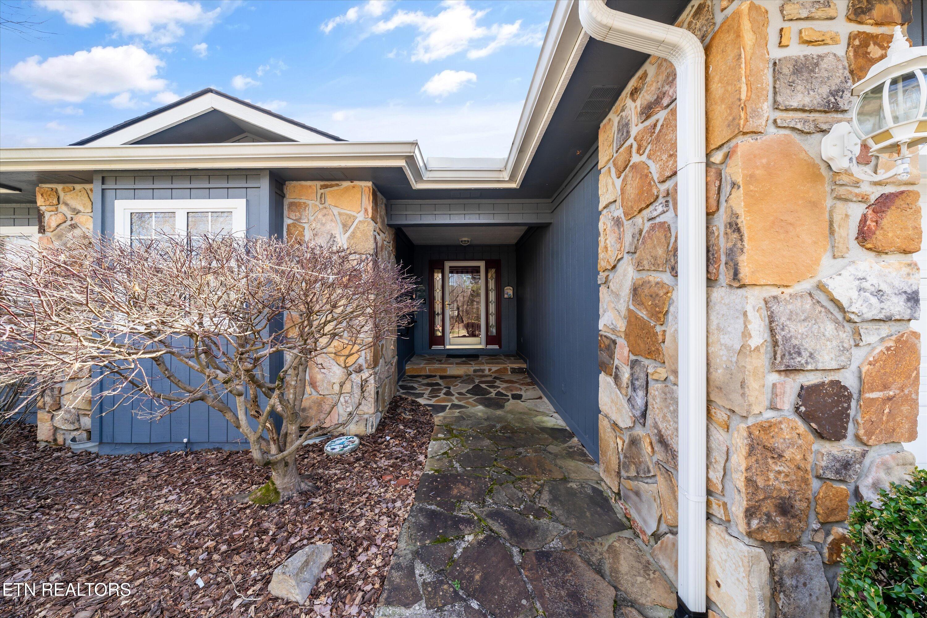 155 Chatuga Drive Property Photo 2