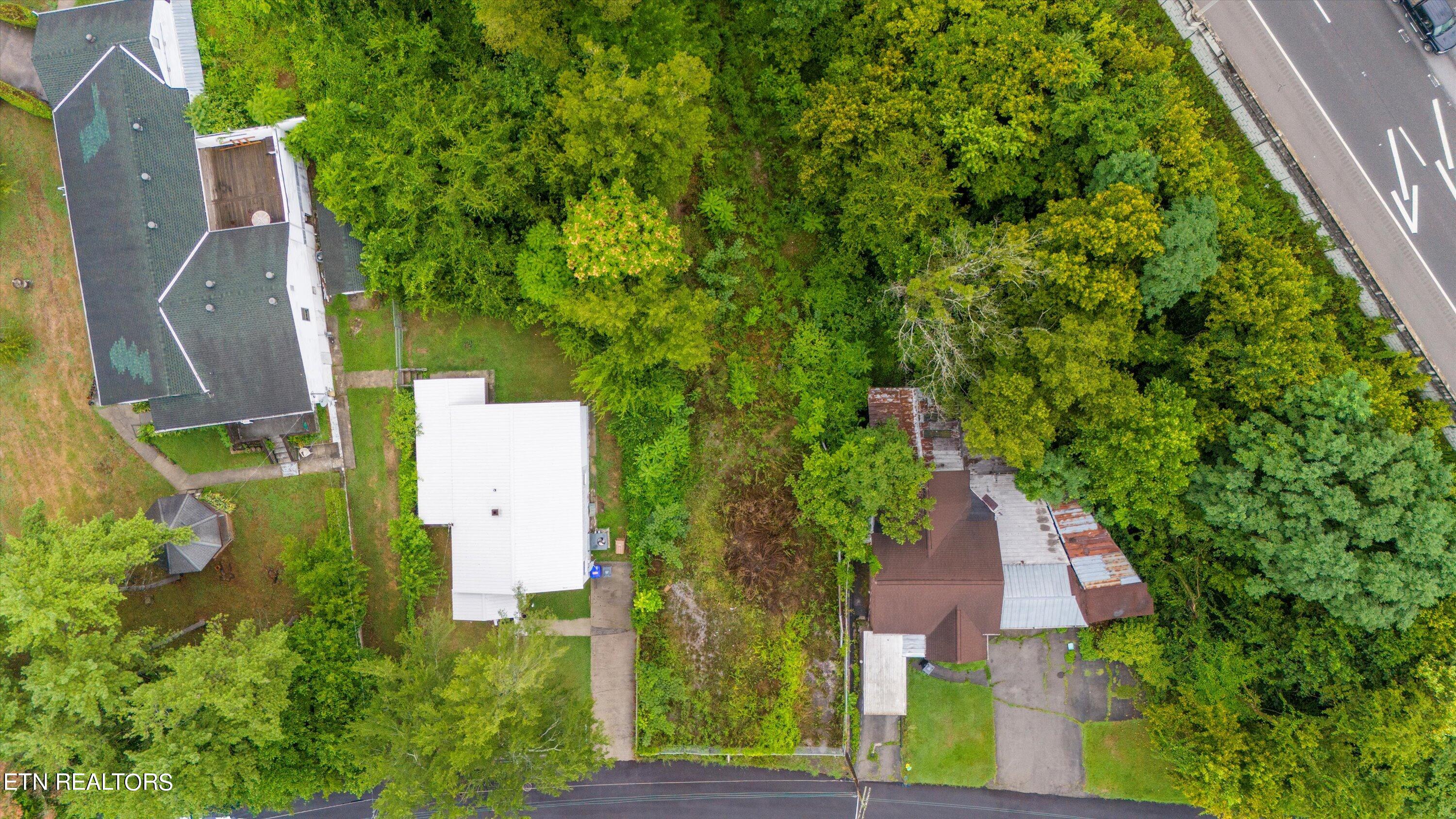 1408 Boruff St Property Photo 4