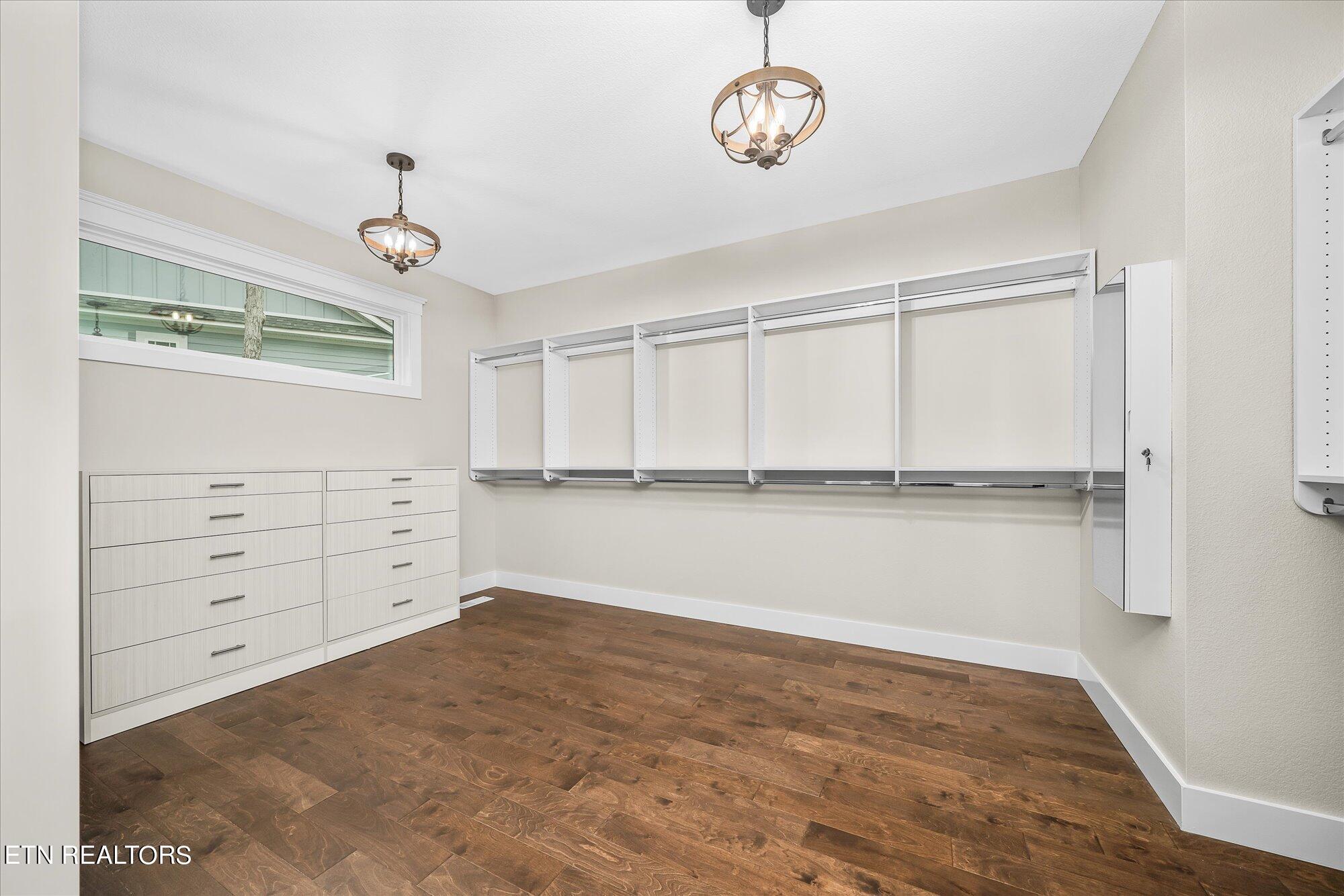 112 Motthaven Drive Property Photo 35