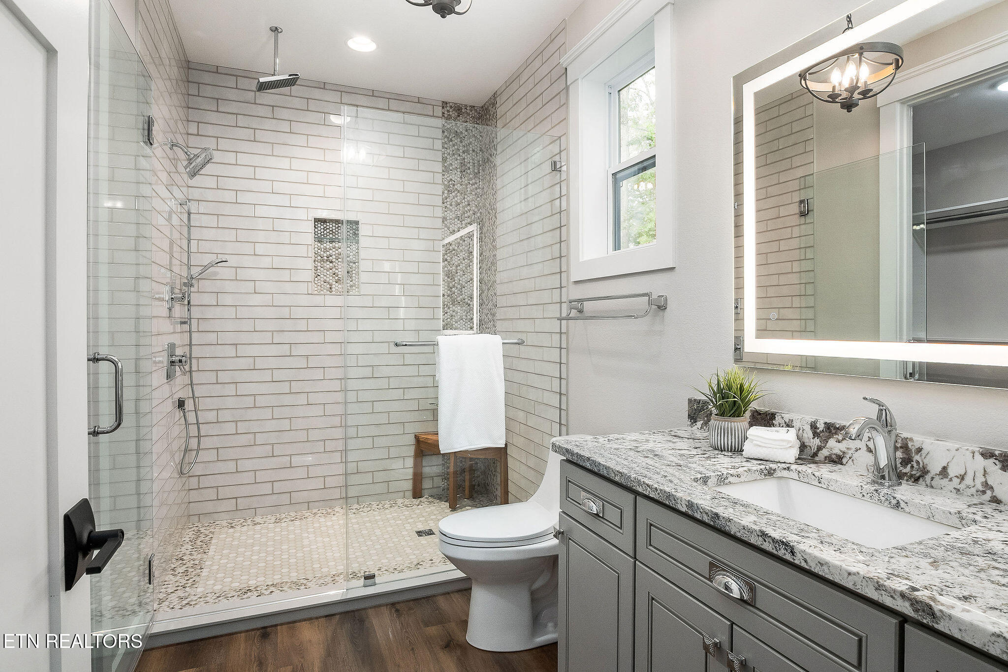 112 Motthaven Drive Property Photo 48