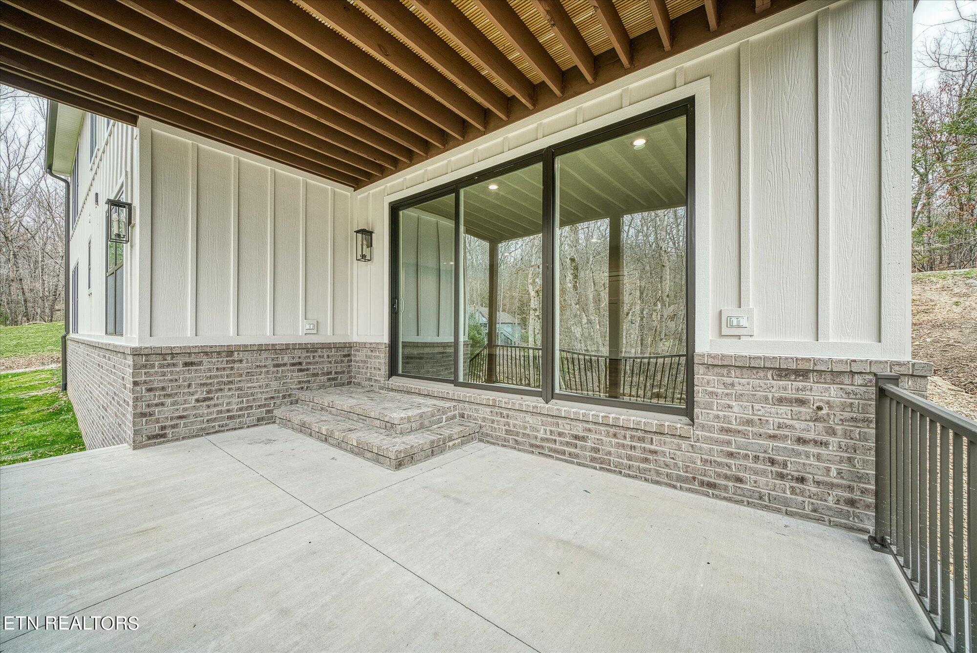 112 Motthaven Drive Property Photo 50