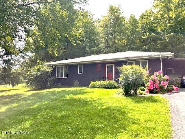 445 Yonside Drive Property Photo 1