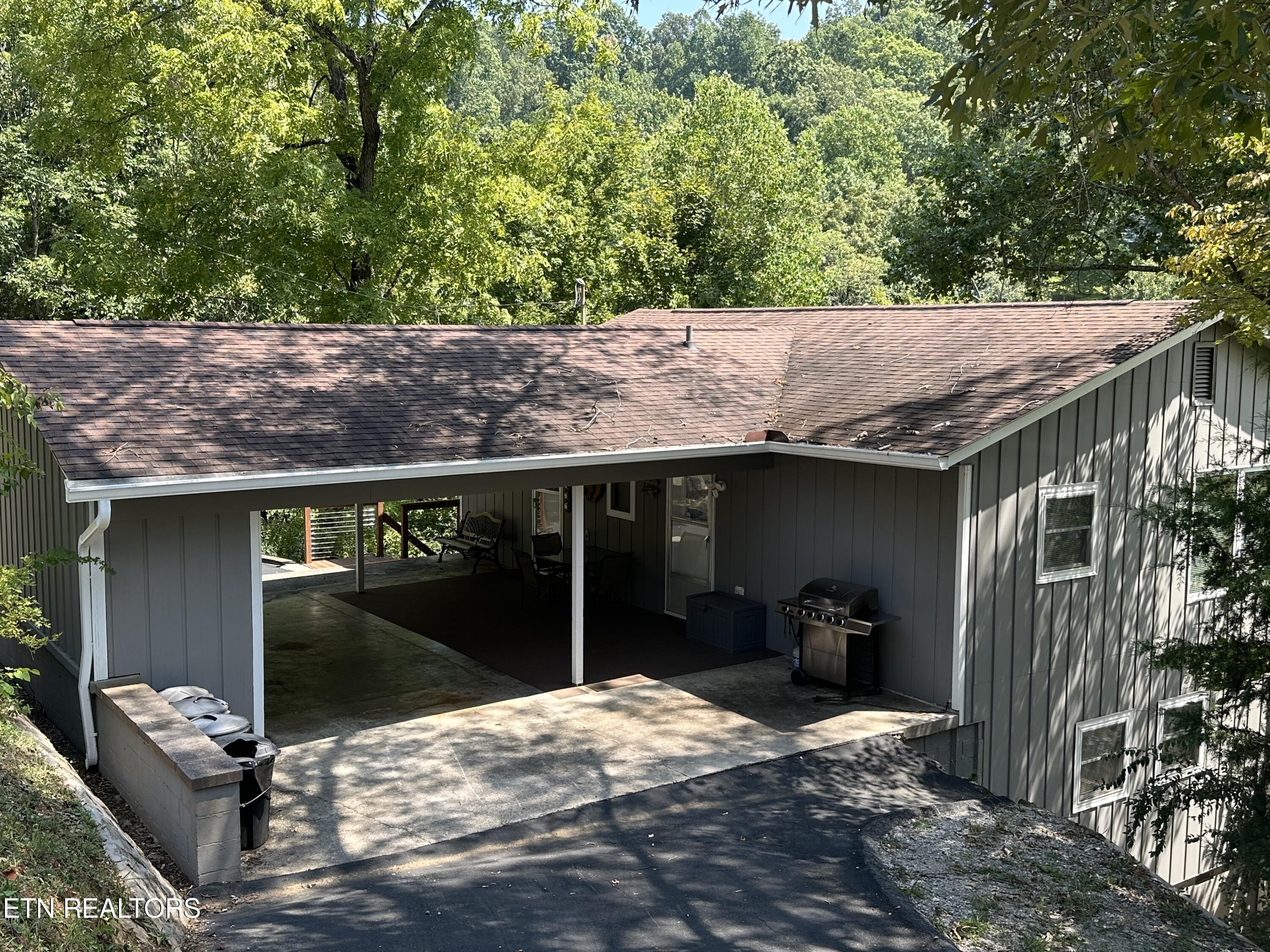 1386 Alder Springs Rd Property Photo 2