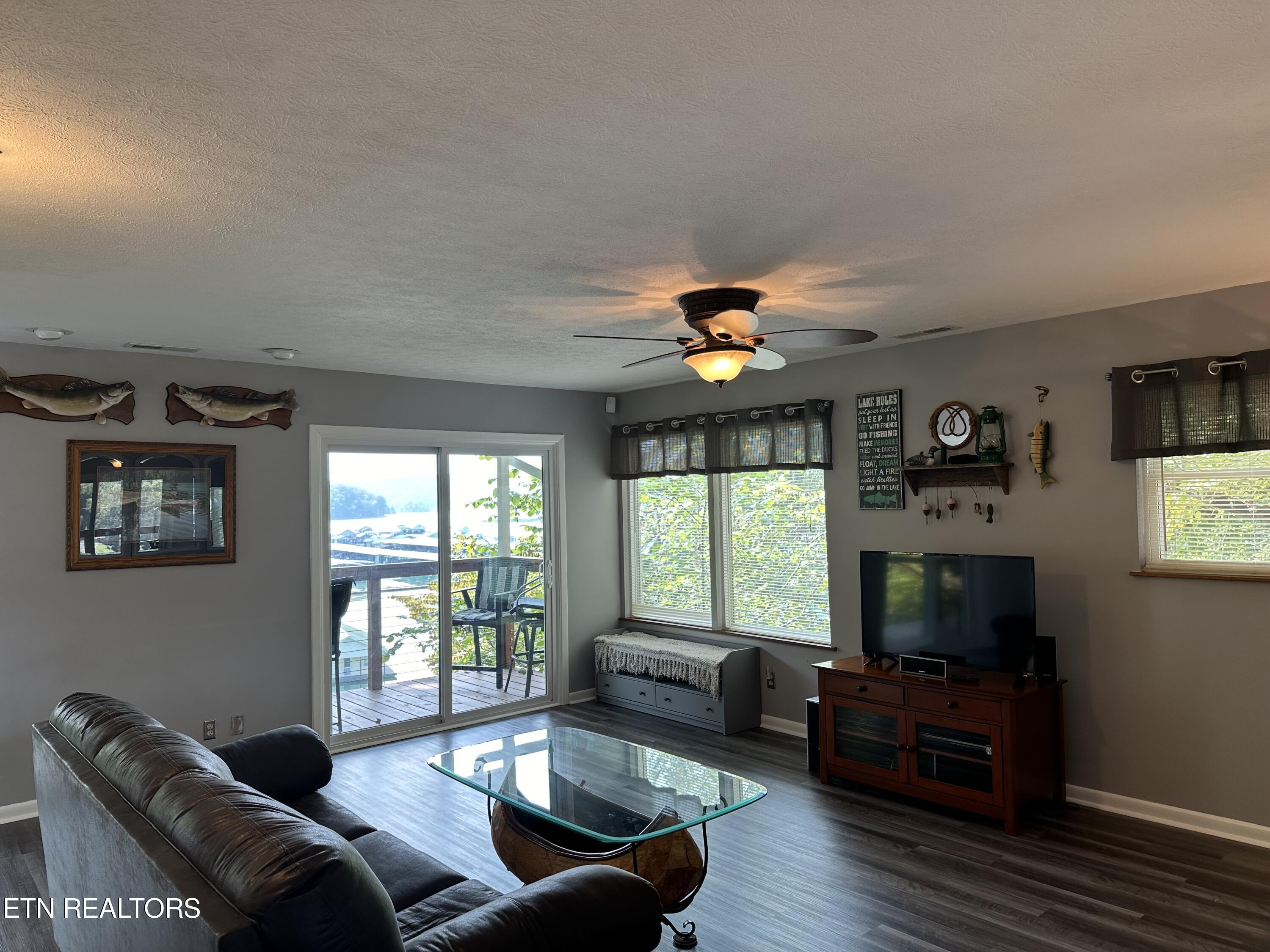 1386 Alder Springs Rd Property Photo 6