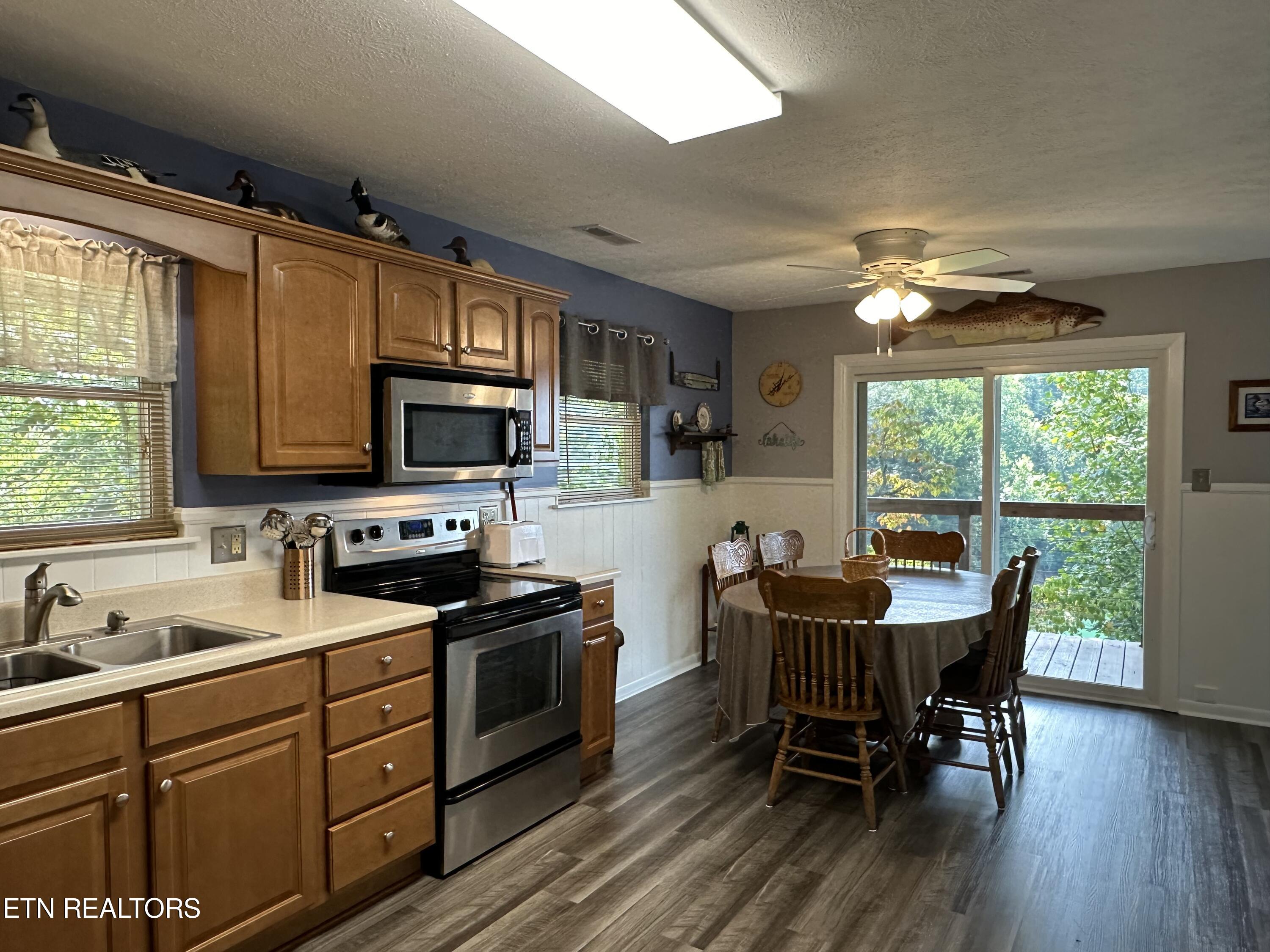 1386 Alder Springs Rd Property Photo 8