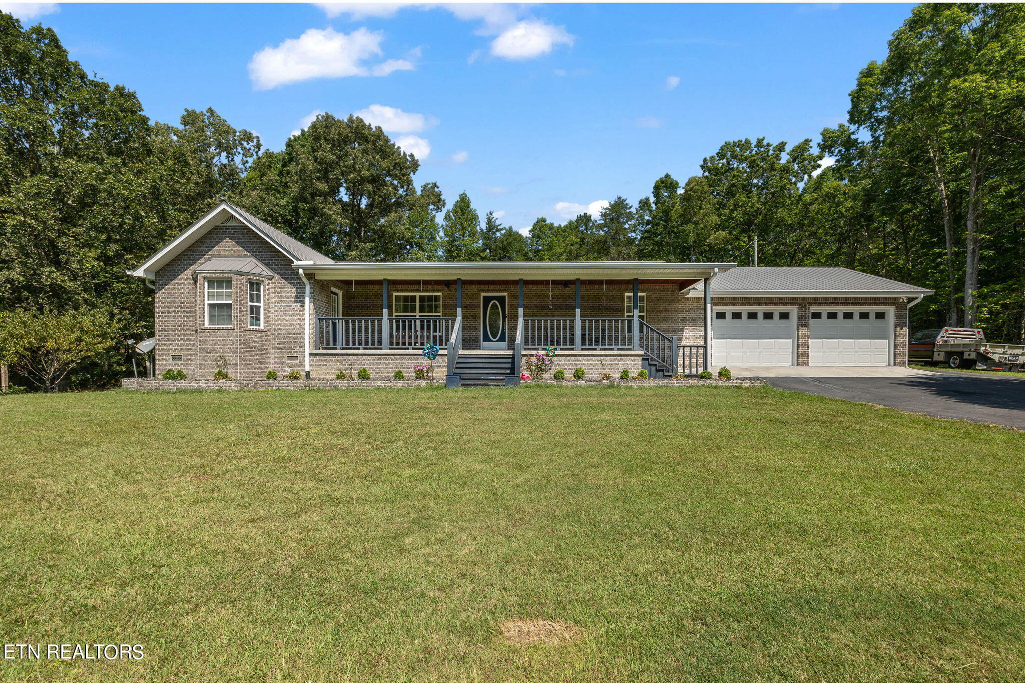 1259 Model Farm Rd Property Photo 1