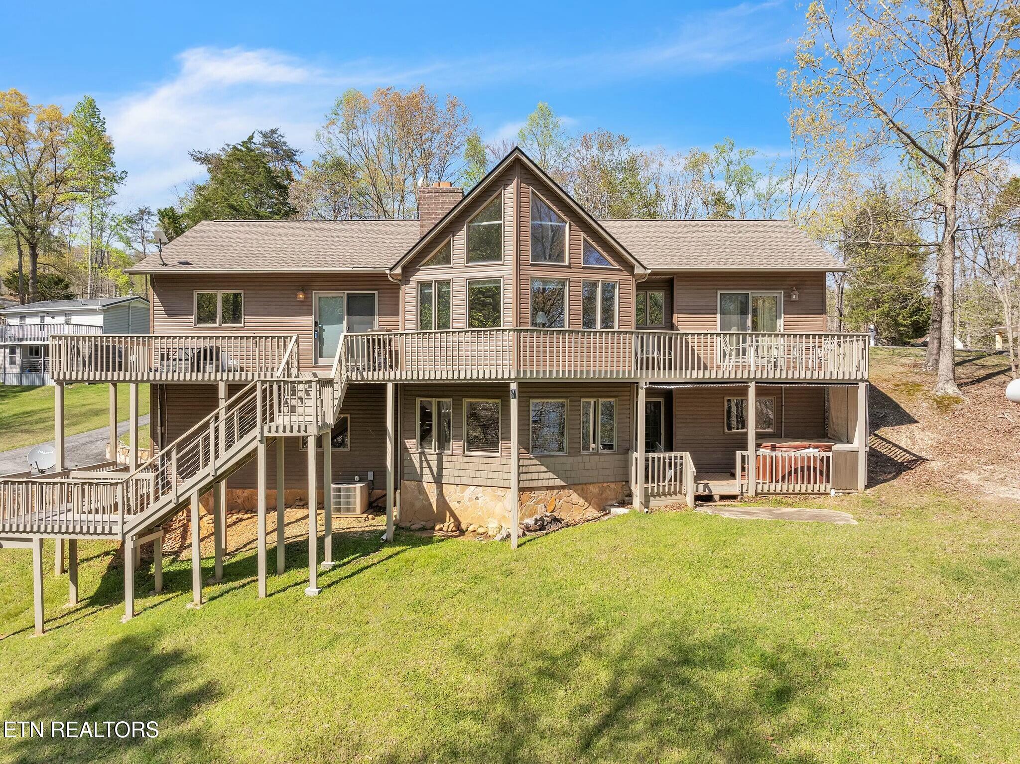 128 Fox Lane Property Photo 7