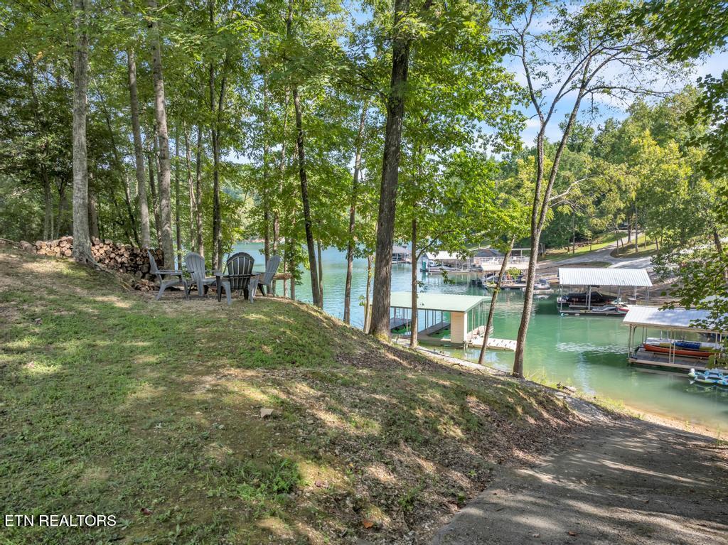 128 Fox Lane Property Photo 14