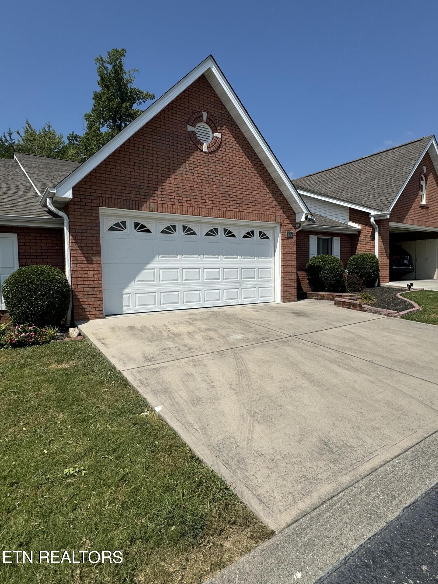 139 Creekwood Way Property Photo 3