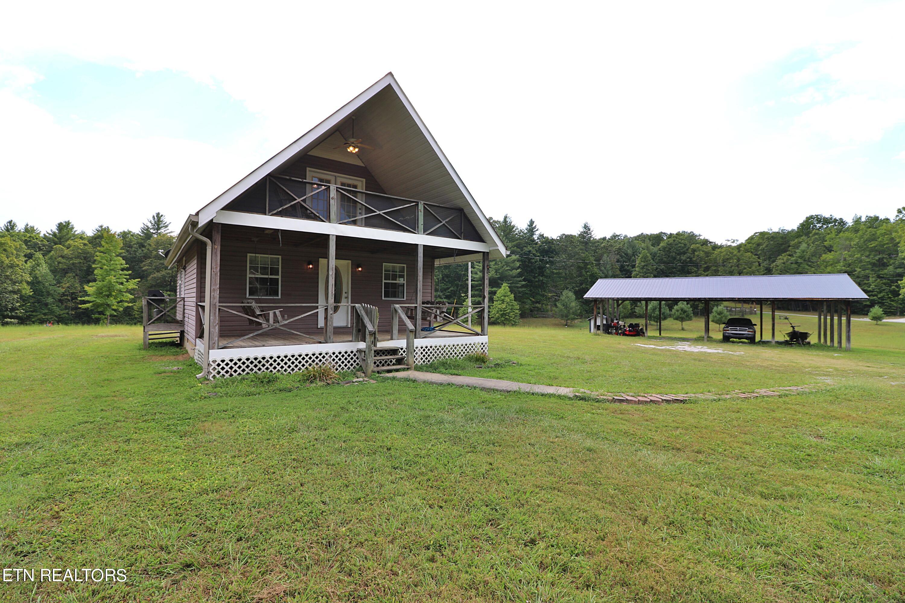 525 Bear Hollow Rd Property Photo 2