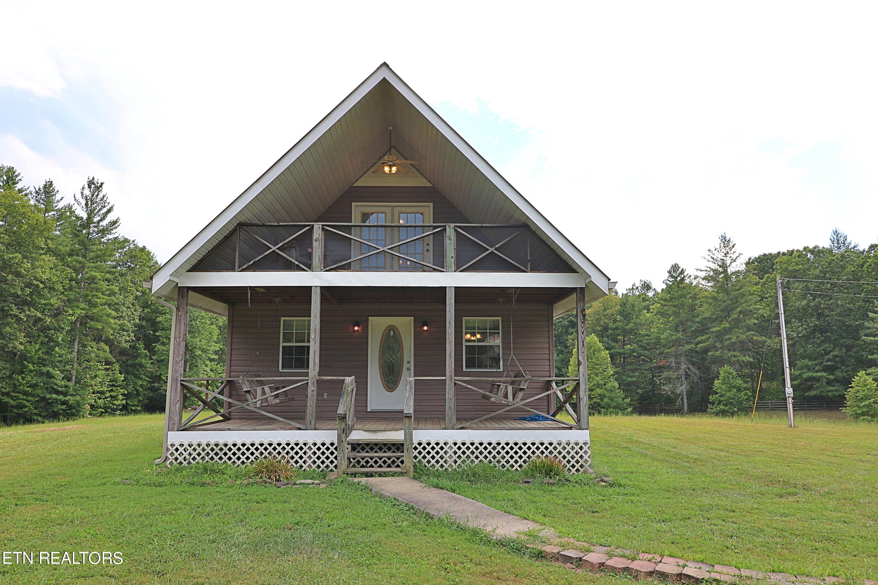 525 Bear Hollow Rd Property Photo 3