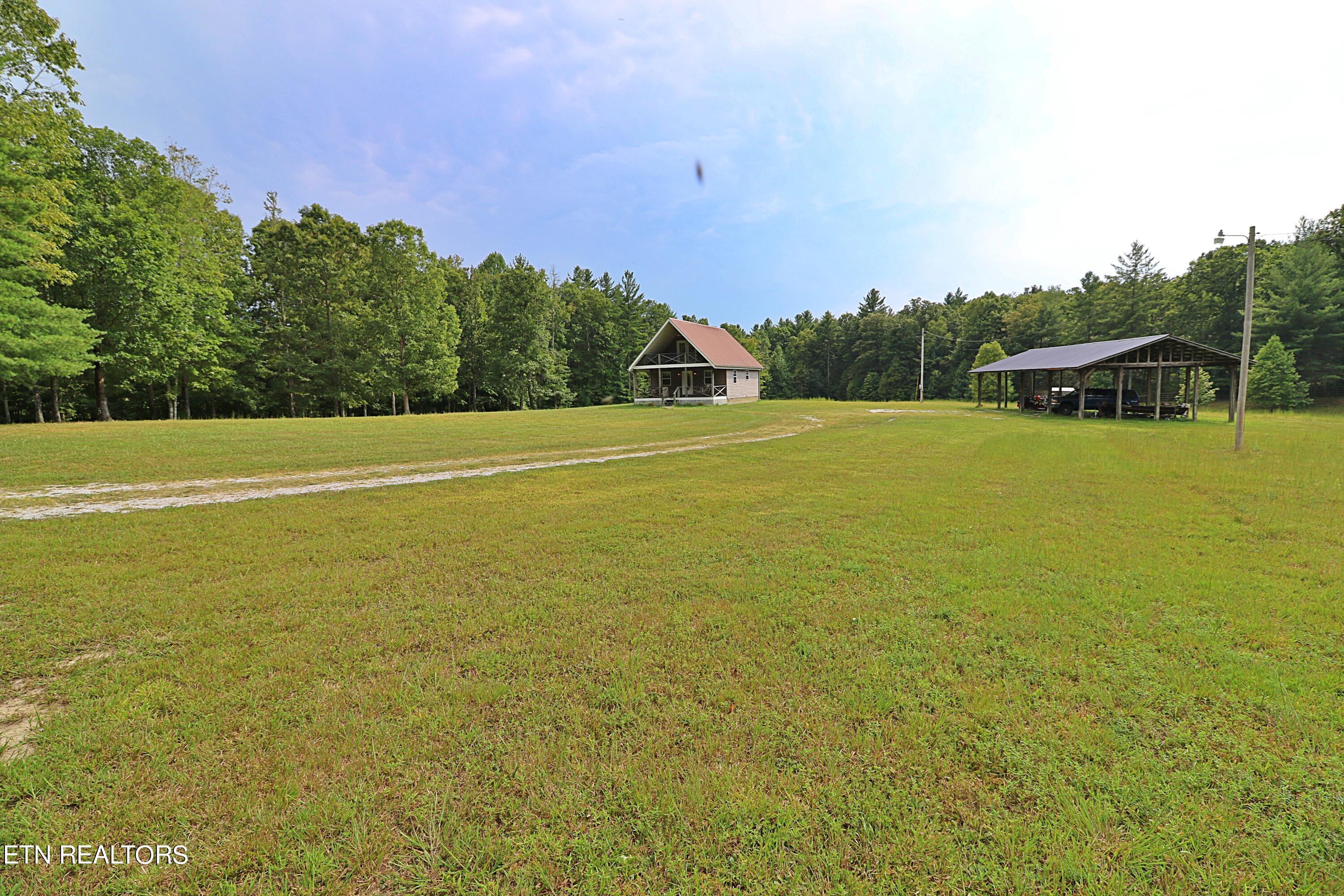 525 Bear Hollow Rd Property Photo 4