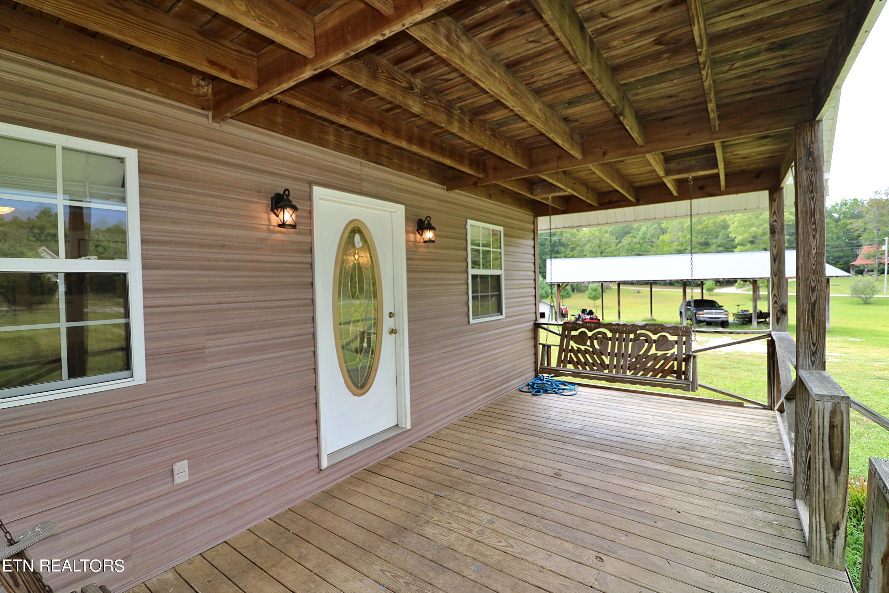 525 Bear Hollow Rd Property Photo 5