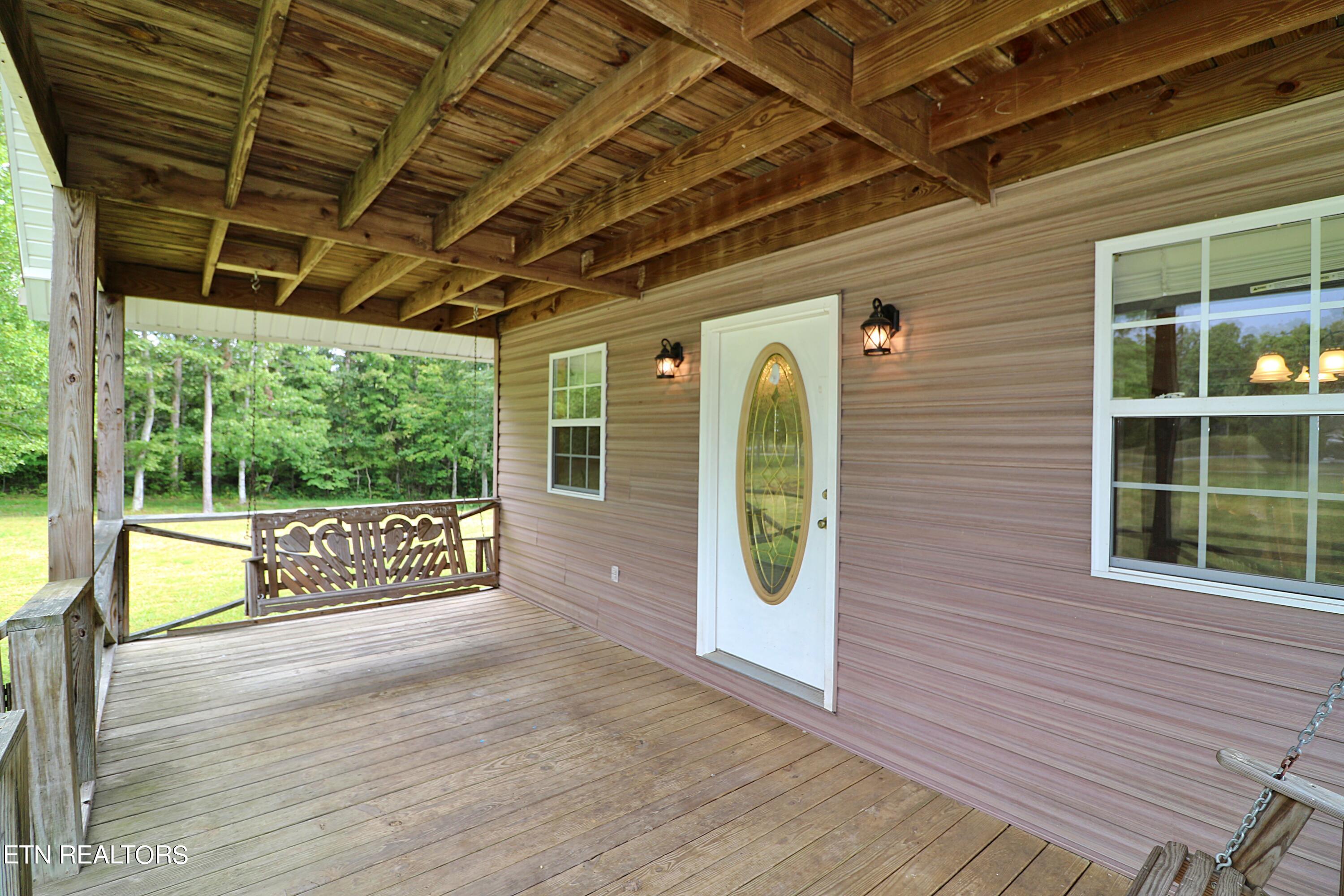 525 Bear Hollow Rd Property Photo 6