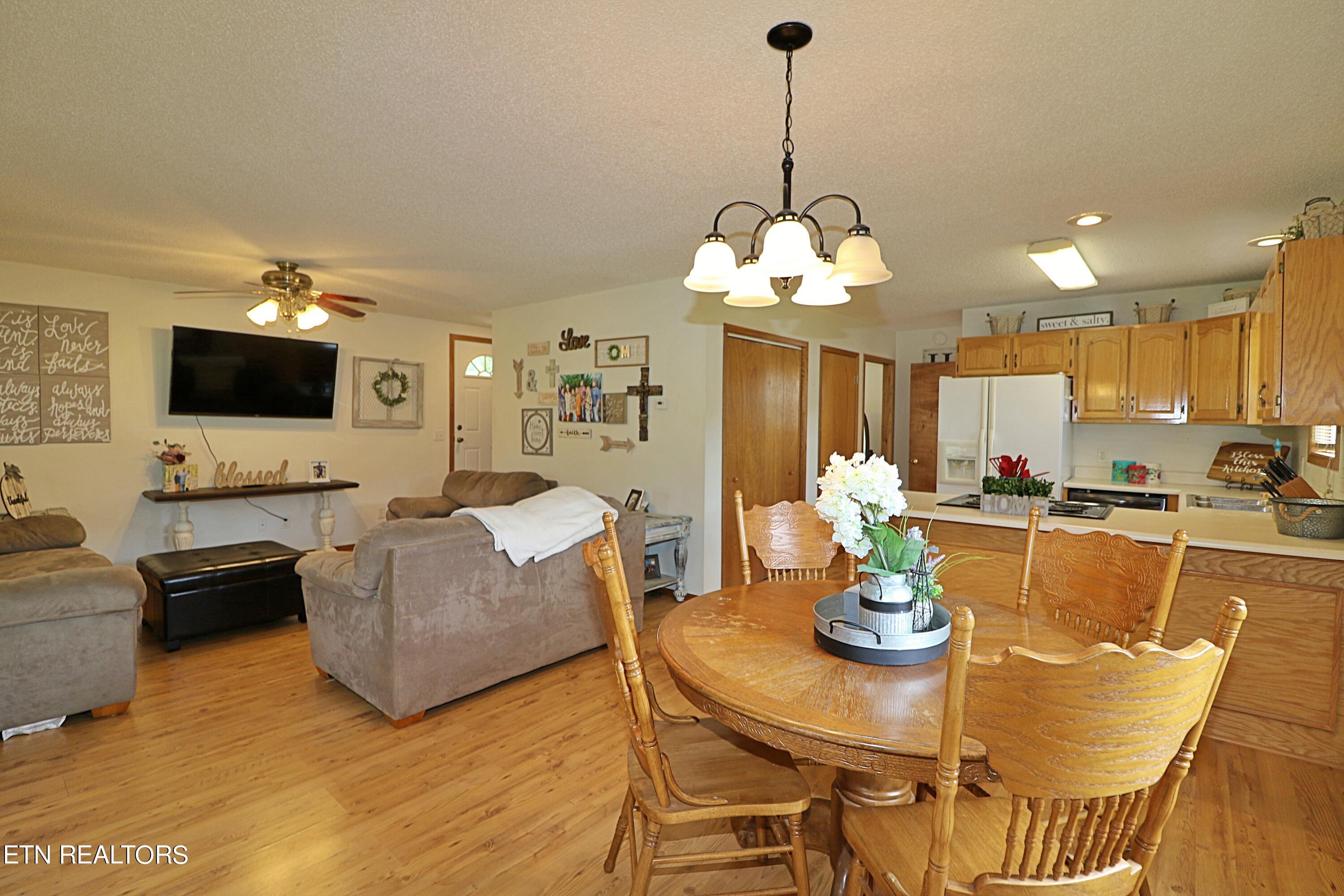 525 Bear Hollow Rd Property Photo 7