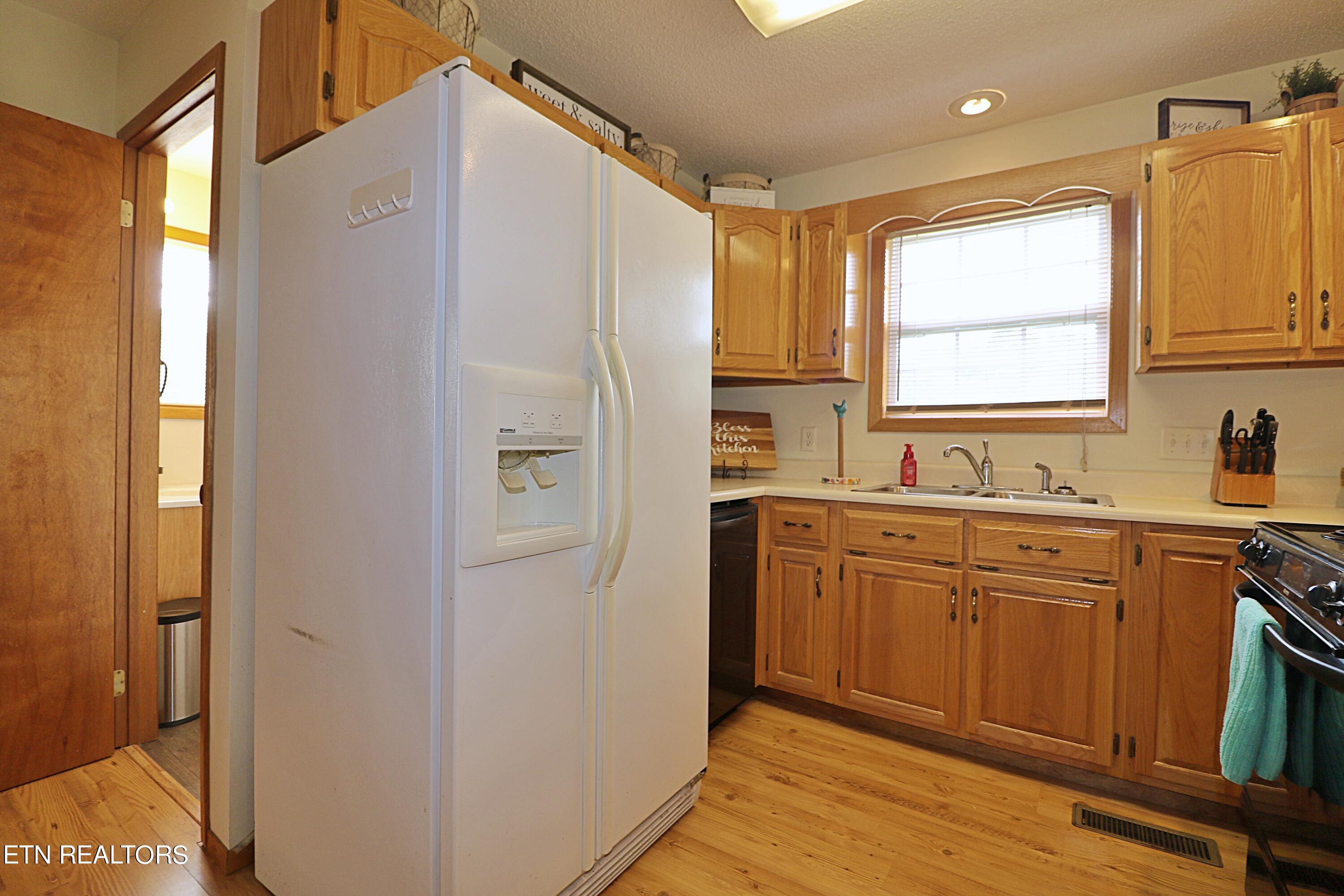 525 Bear Hollow Rd Property Photo 9