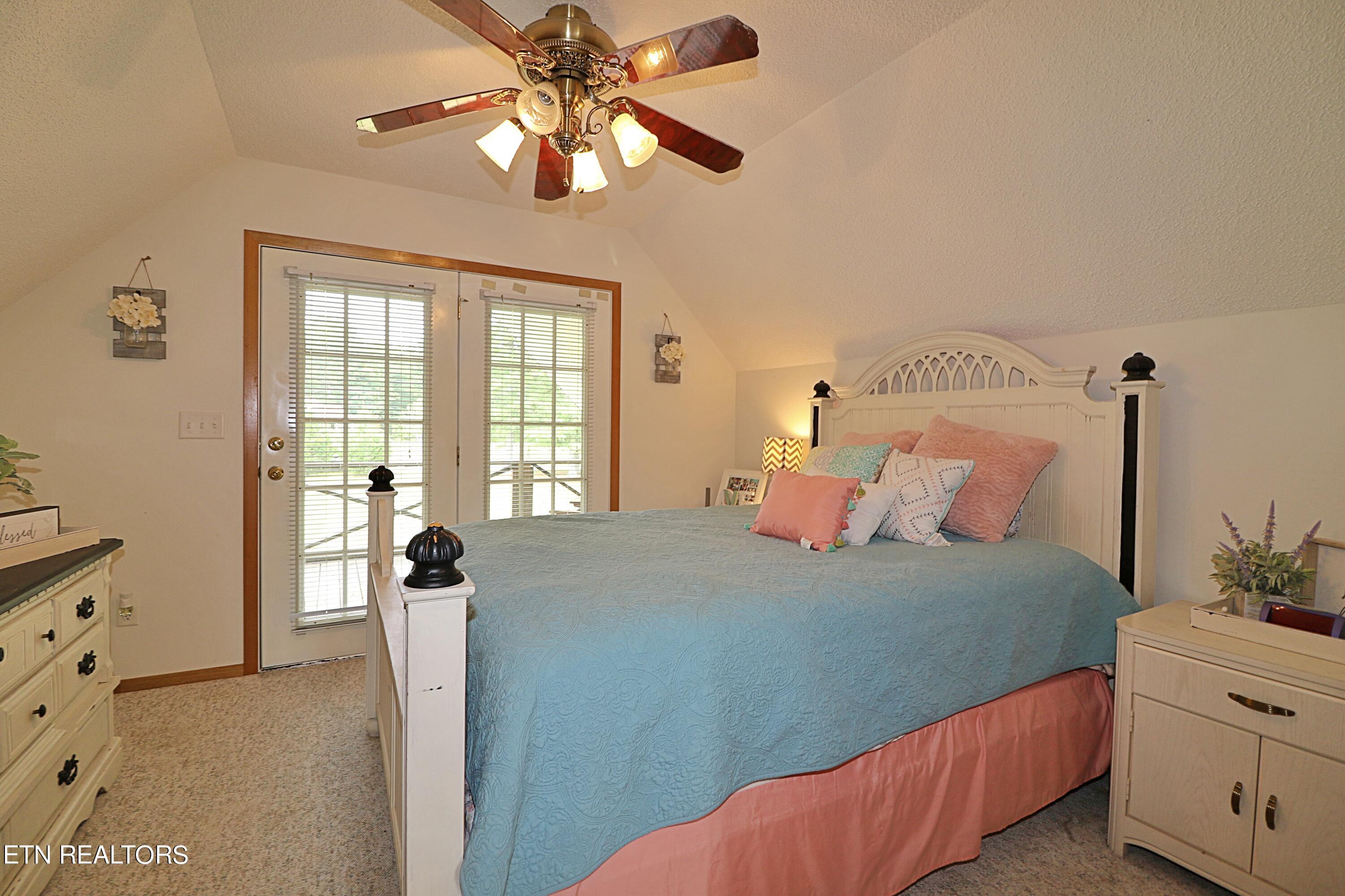 525 Bear Hollow Rd Property Photo 22