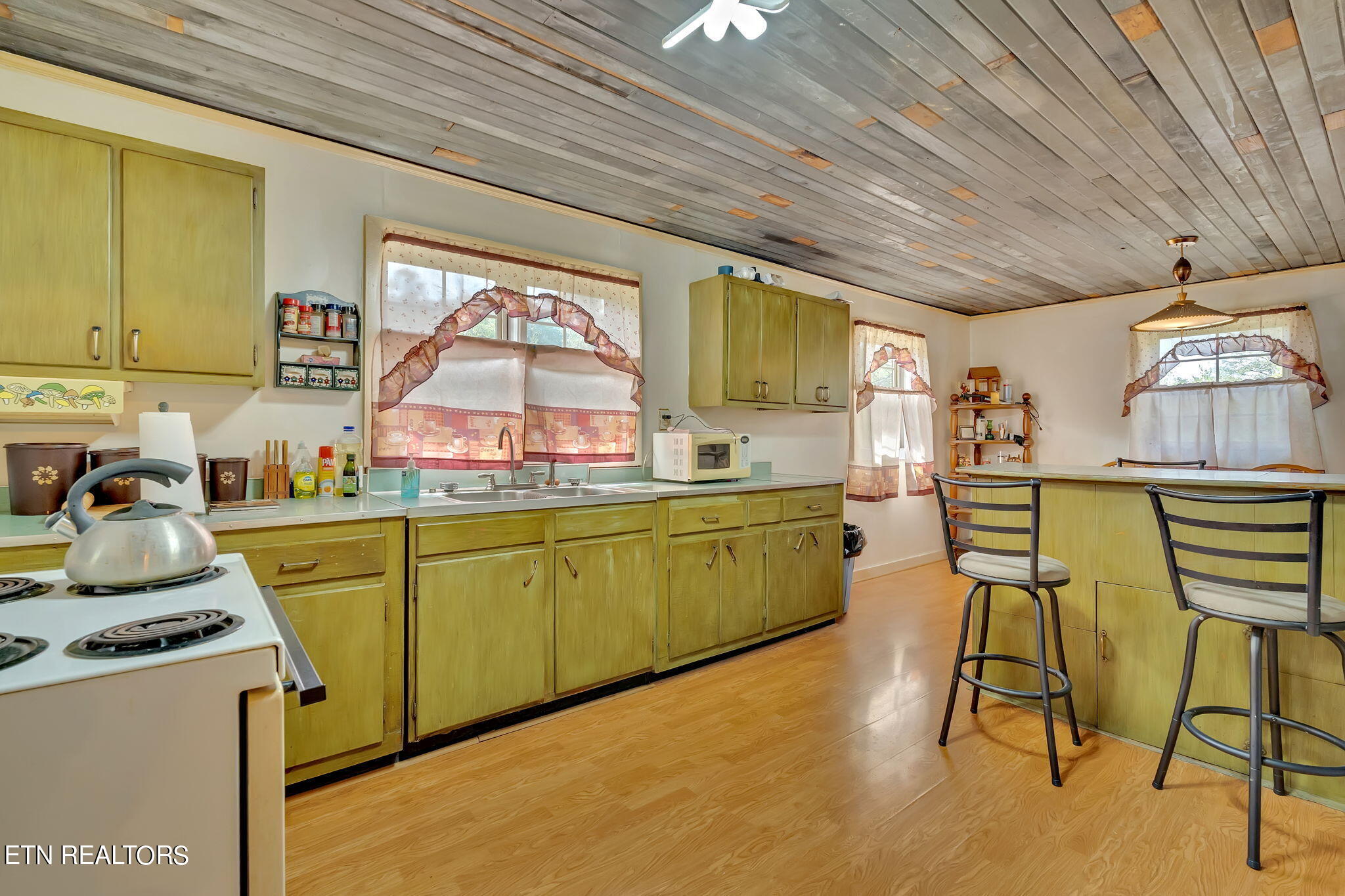 1455 Hill Rd Property Photo 6