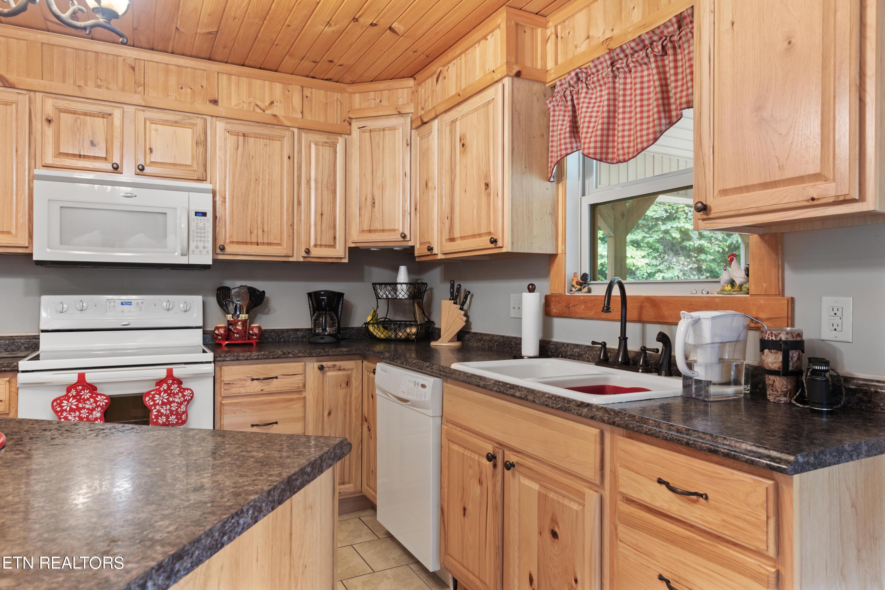 295 Bob Wright Rd Property Photo 11