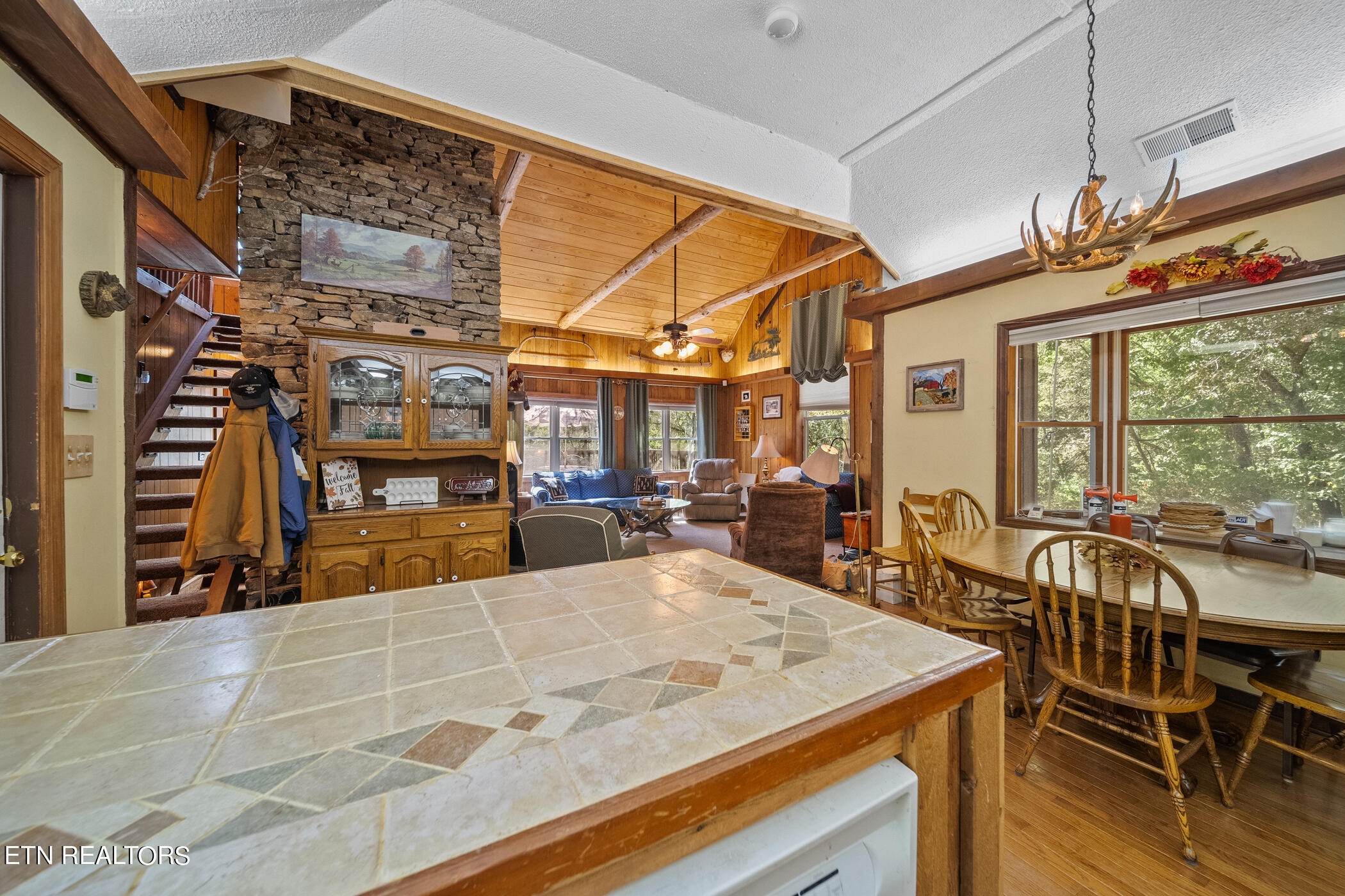 2840 Manker Way Property Photo 5
