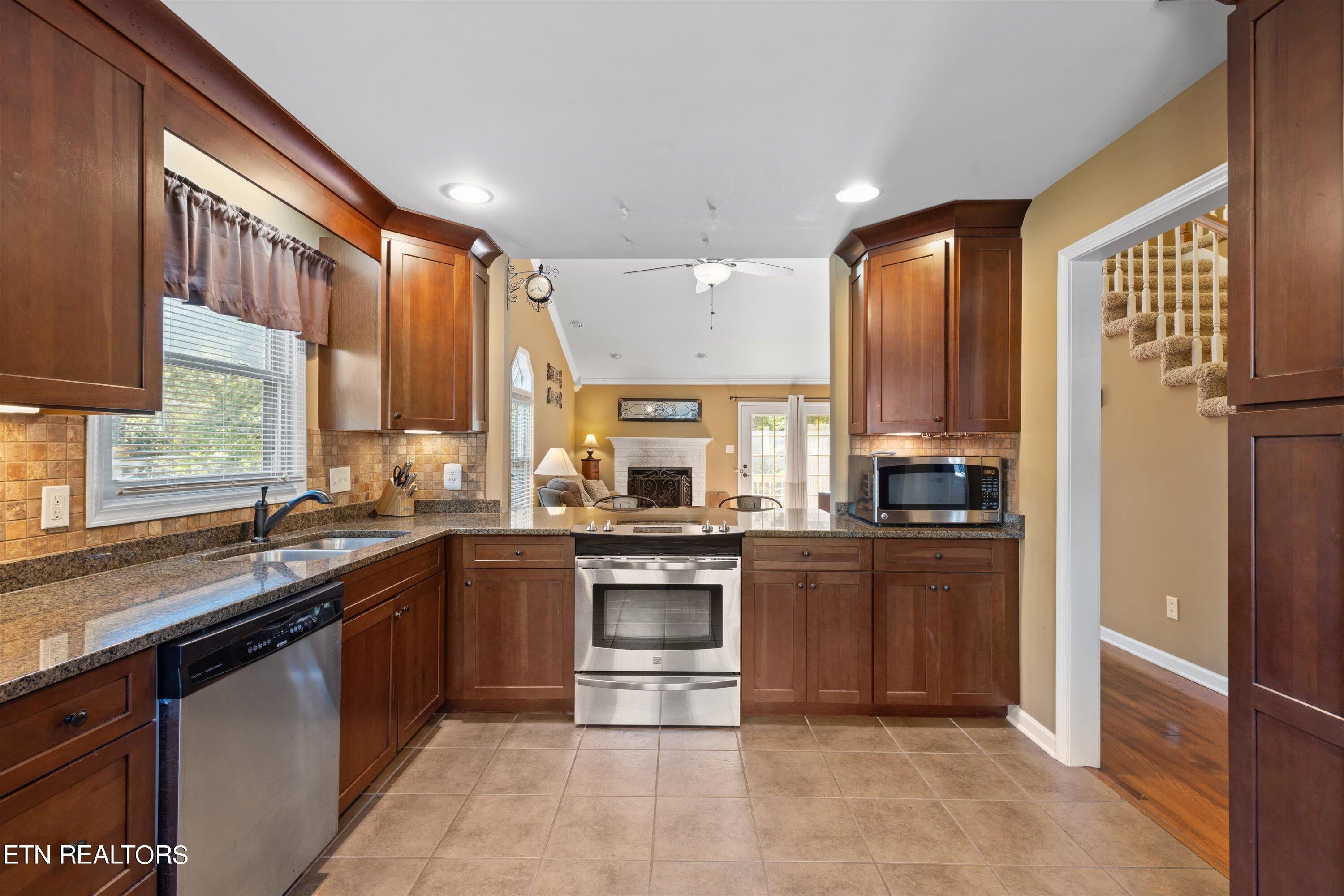 715 Landing Lane Property Photo 11