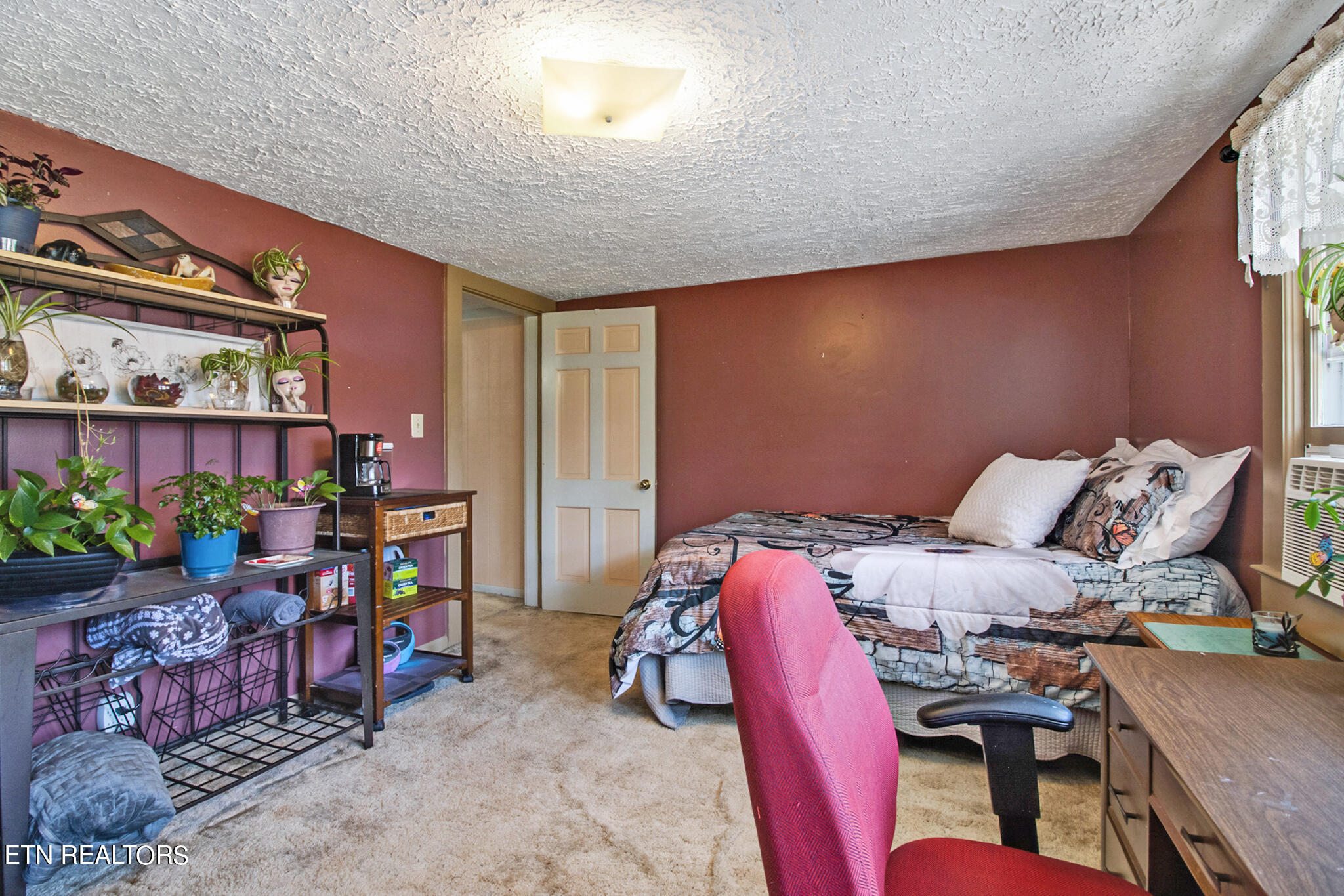 2381 E First St Property Photo 21