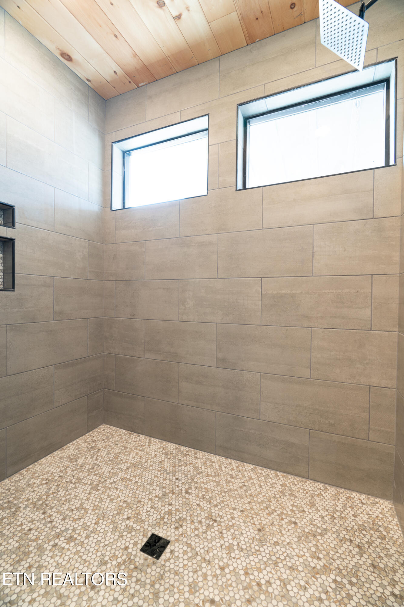 410 Compass Point Way Property Photo 14