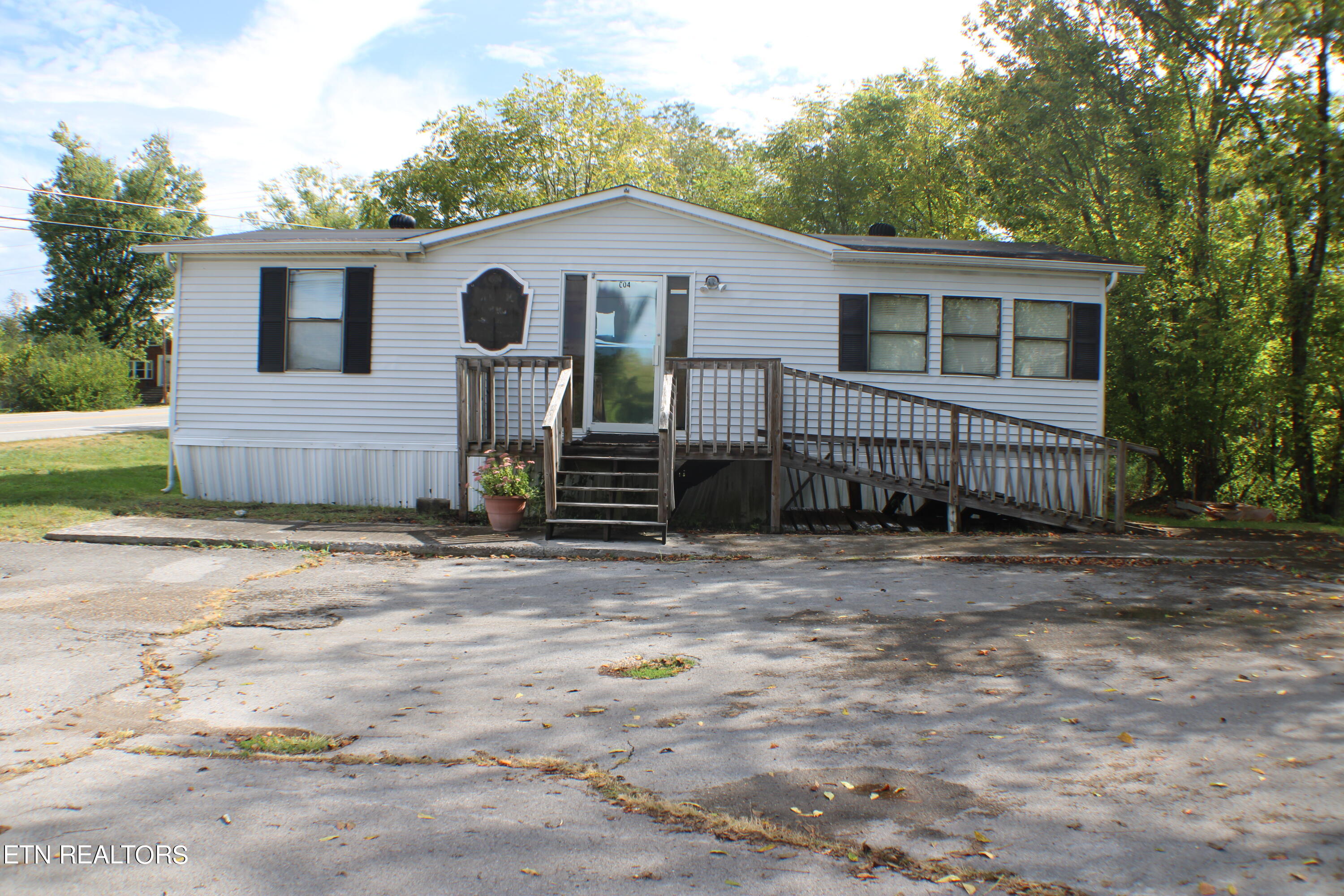 604 Patterson Rd Property Photo