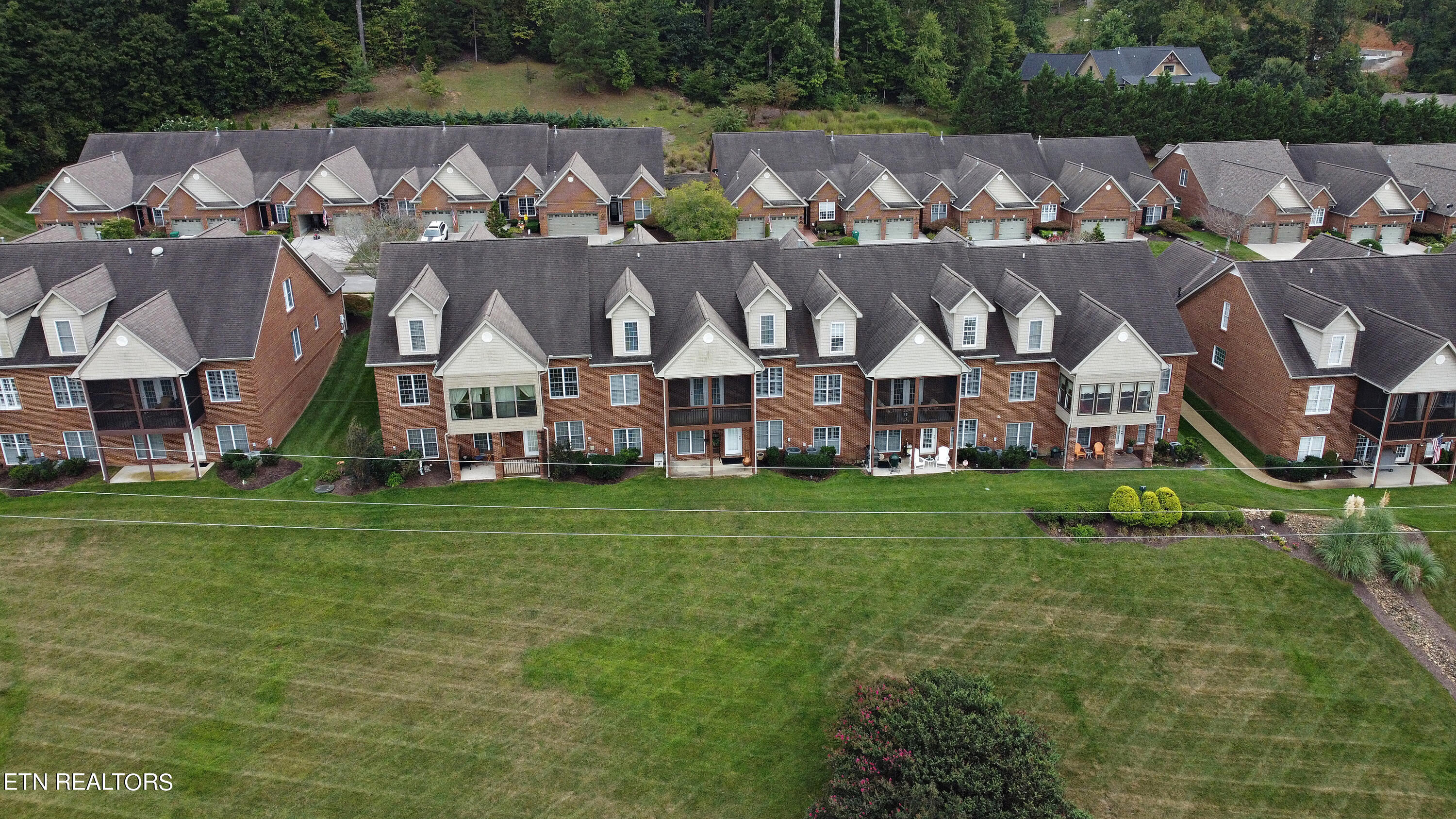 225 Waterford Circle Property Photo 6