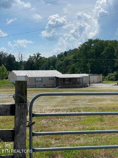 528 Yoakum Lane Property Photo