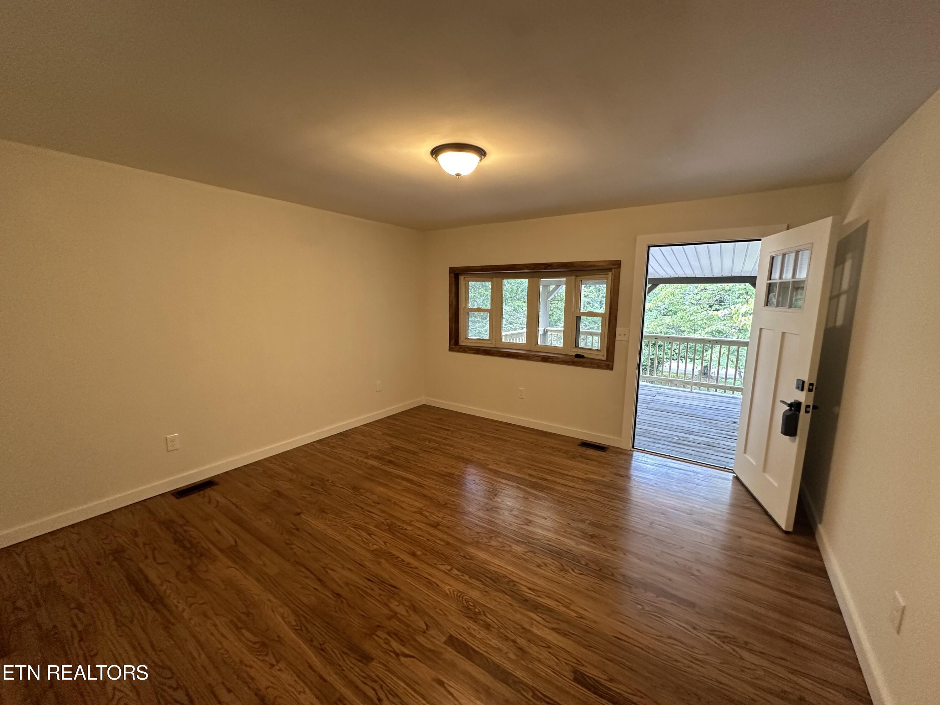 3708 Mcdonald Rd Property Photo 5