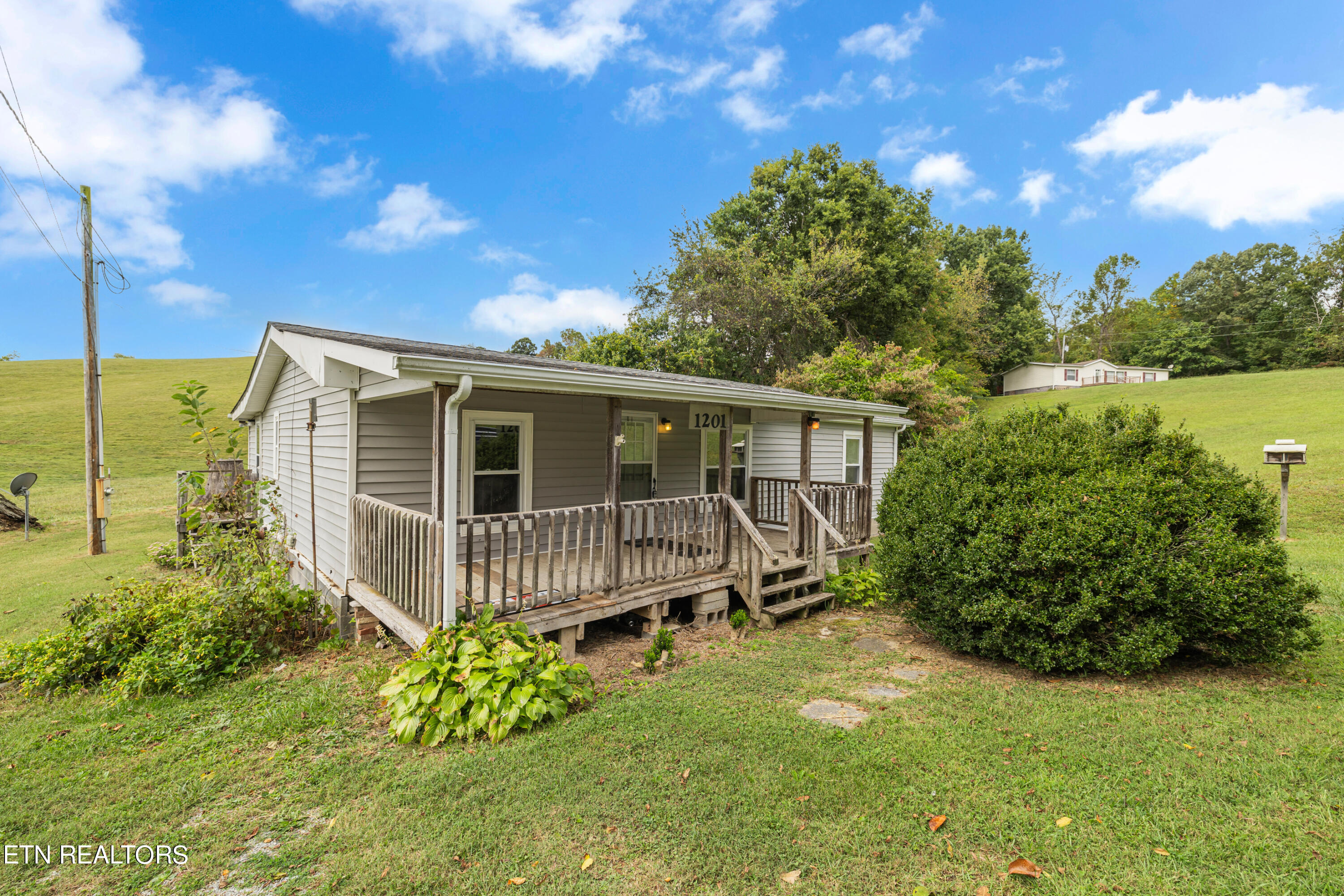 1201 Russell Rd Property Photo