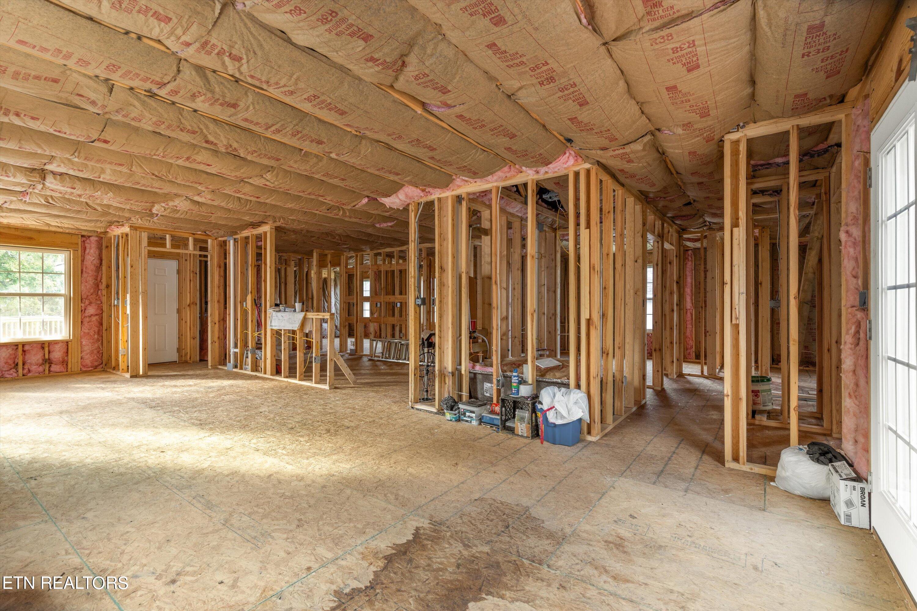 2415 Louise Ave Property Photo 10