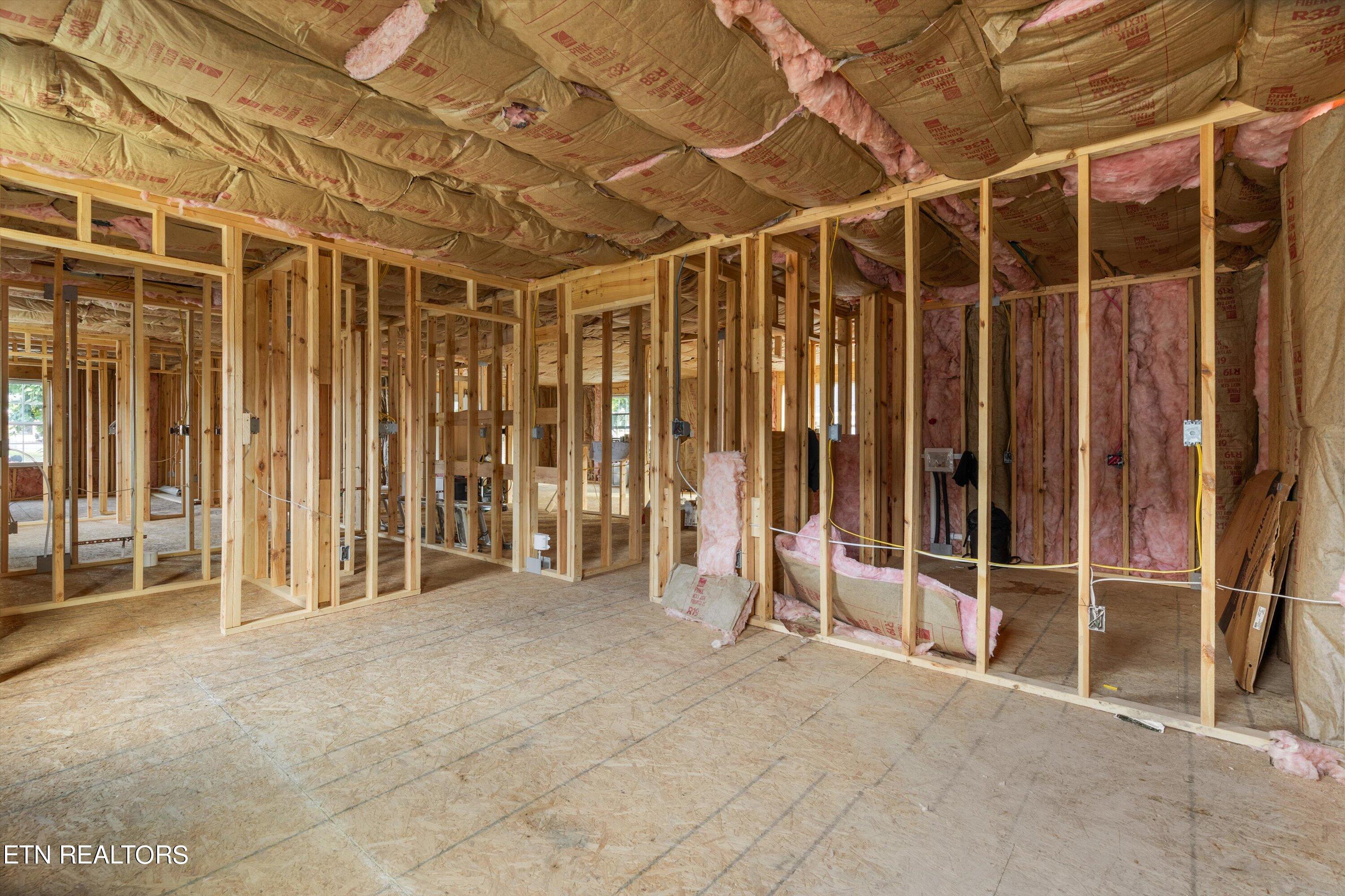 2415 Louise Ave Property Photo 14
